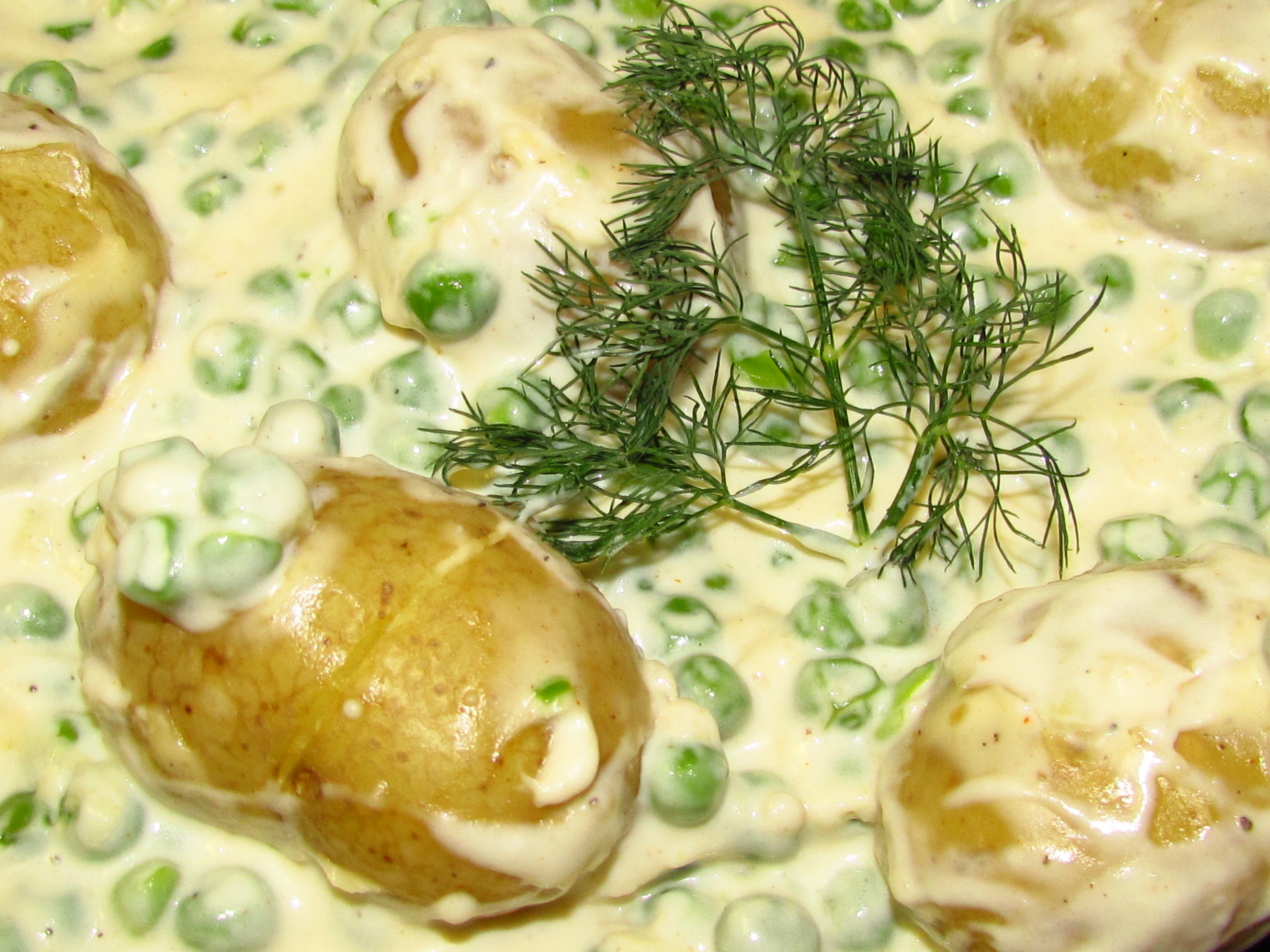 CREAMED PEAS AND POTATOES