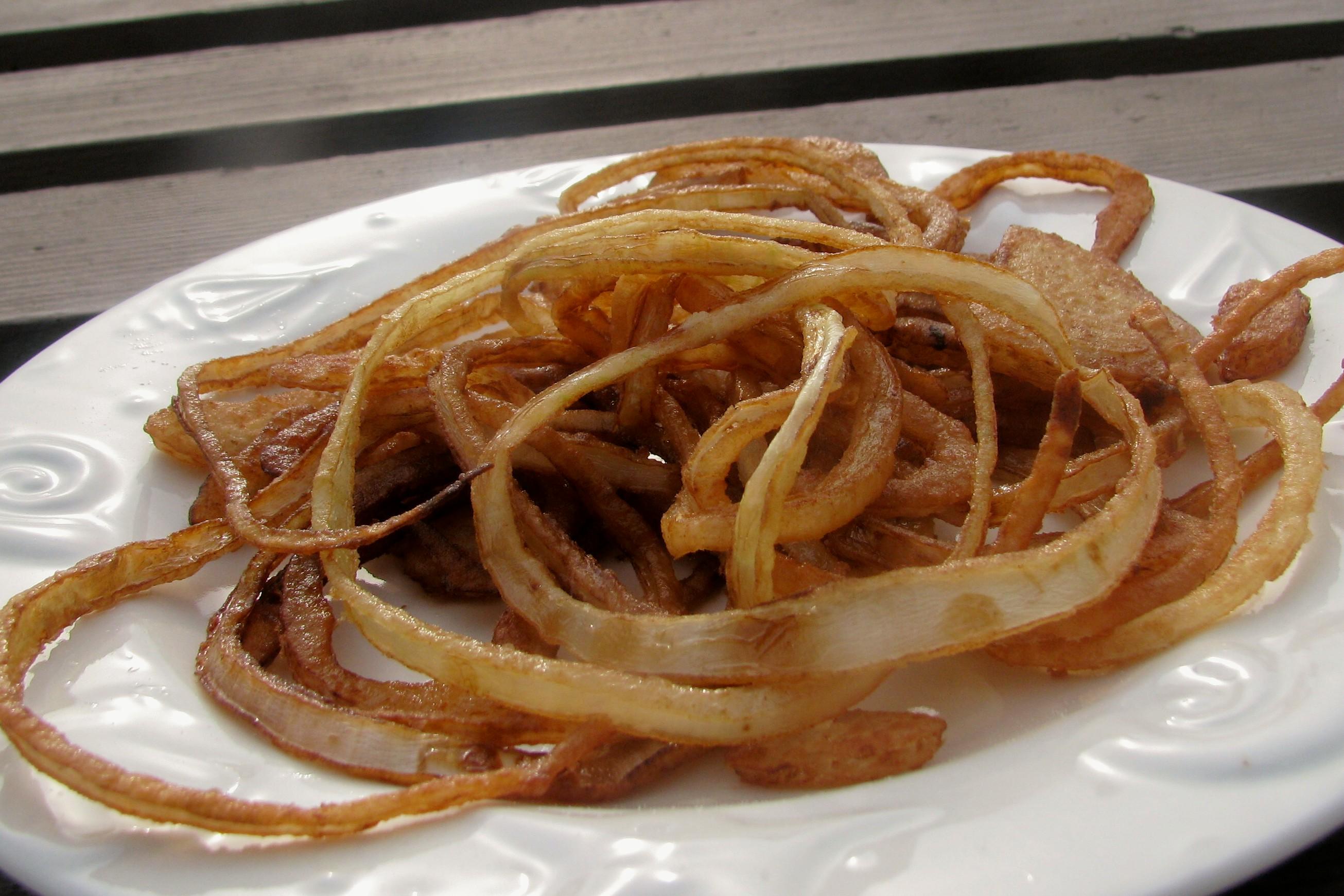 CRISP-FRIED ONIONS (STEGTE LOG)