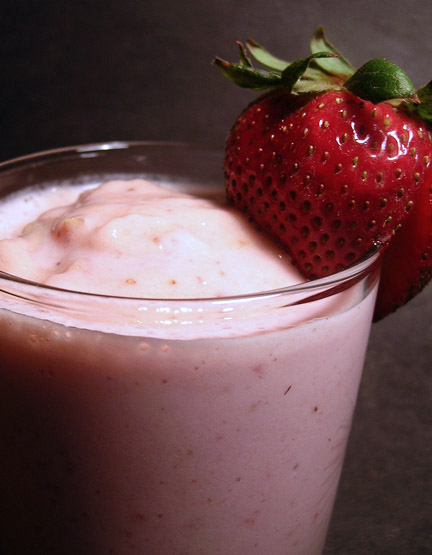 LUSCIOUS BANANA BERRY SMOOTHIE