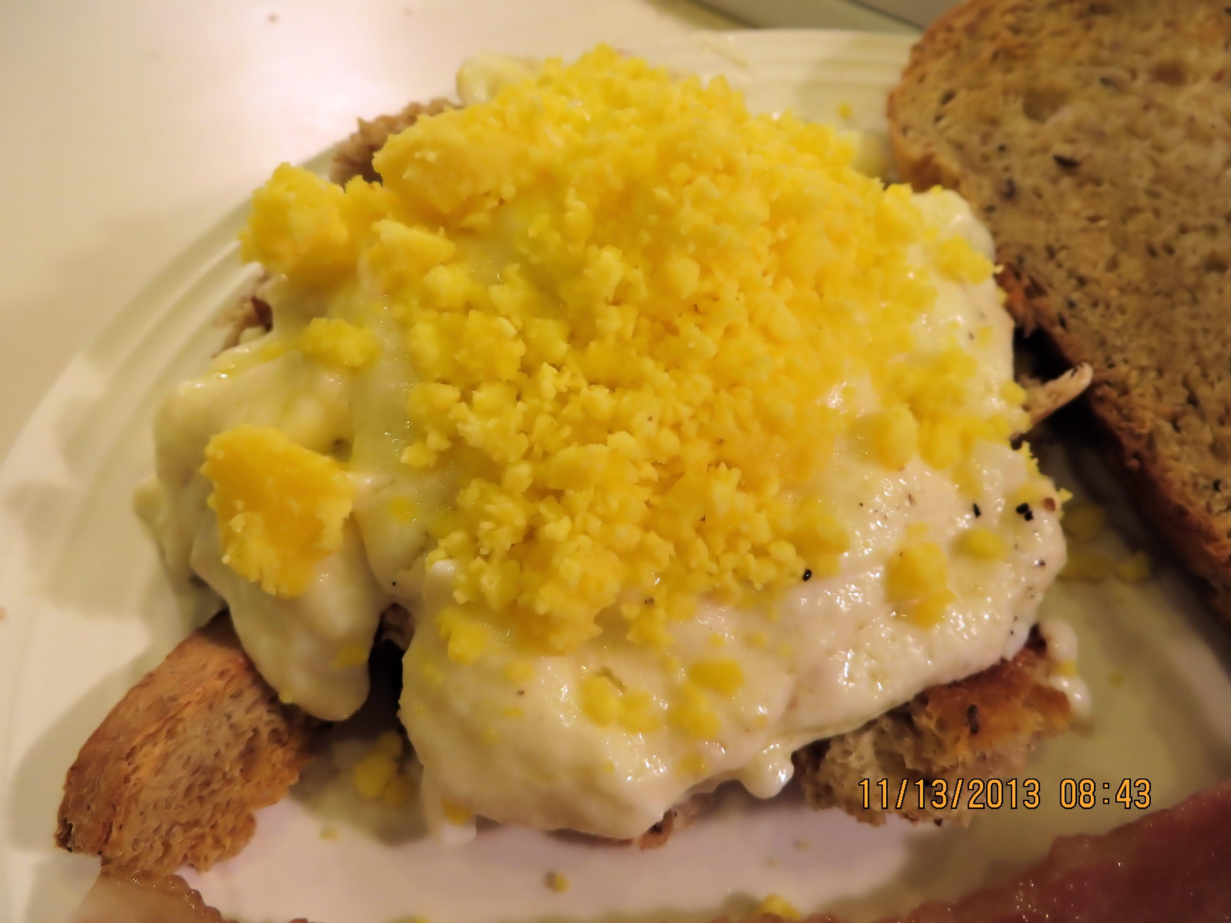 DECADENT CREAMED EGGS ON TOAST