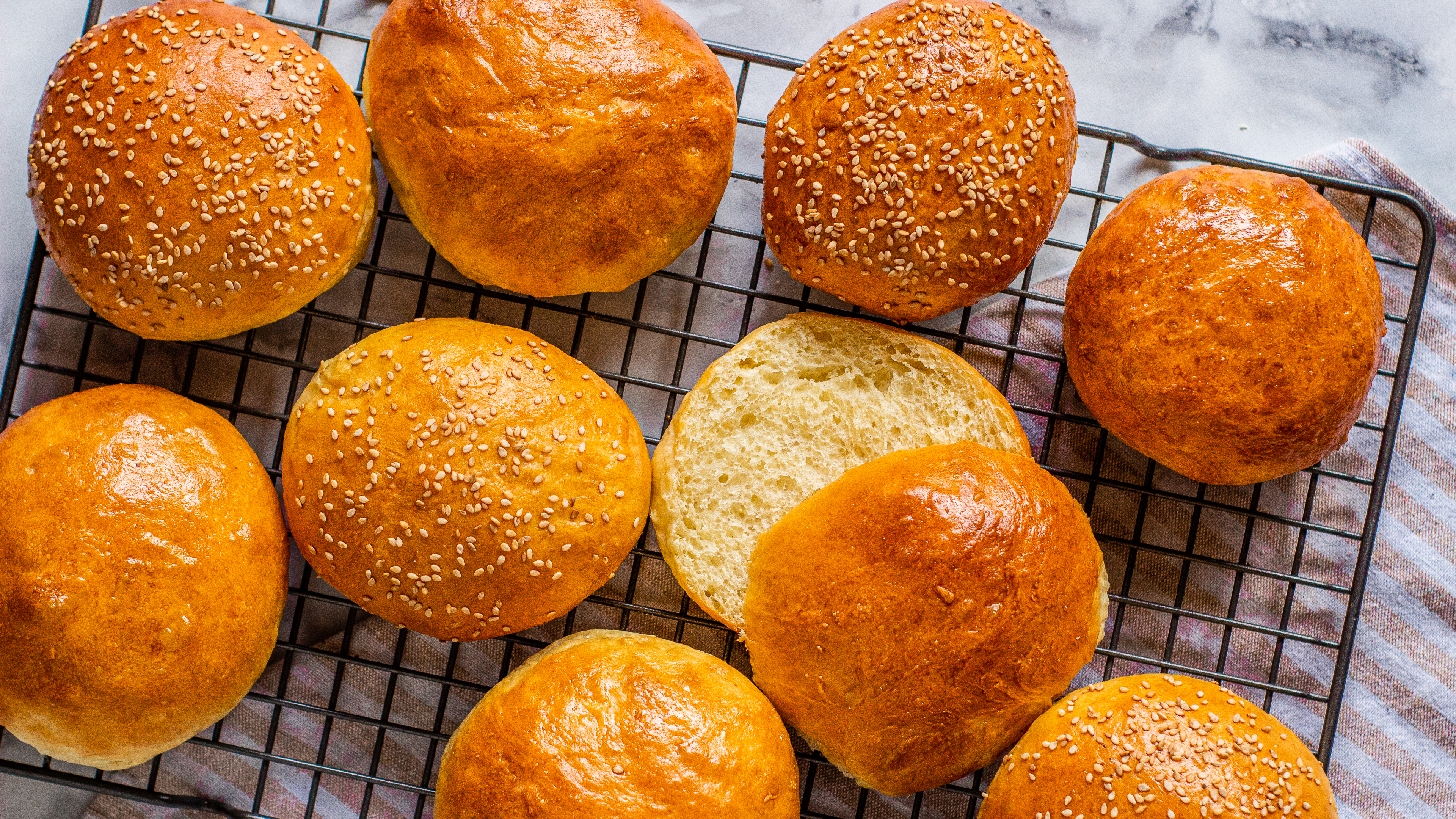 King Arthur Hamburger Bun and Mini Pie Pan