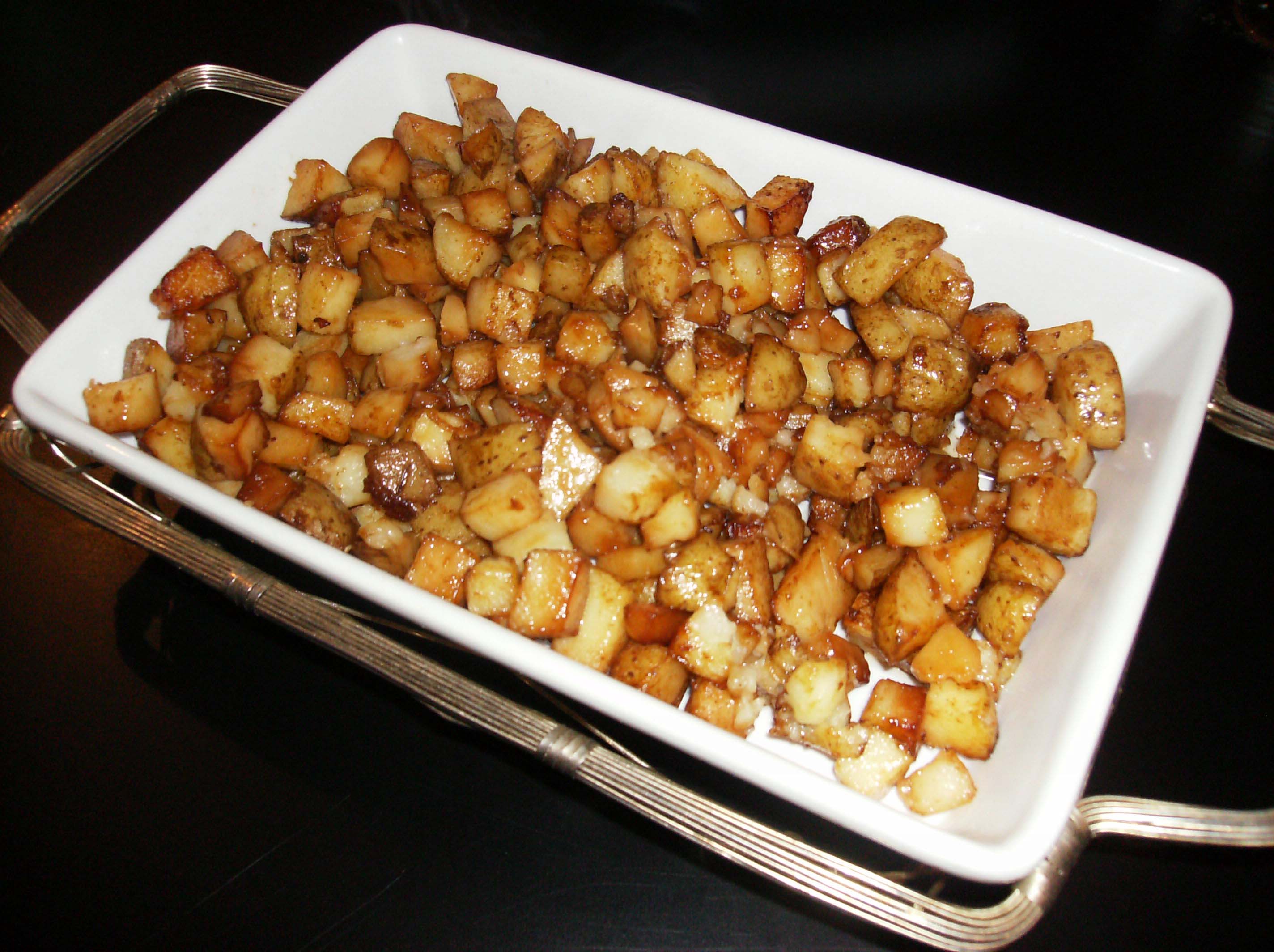 DICED POTATOES IN SOY SAUCE