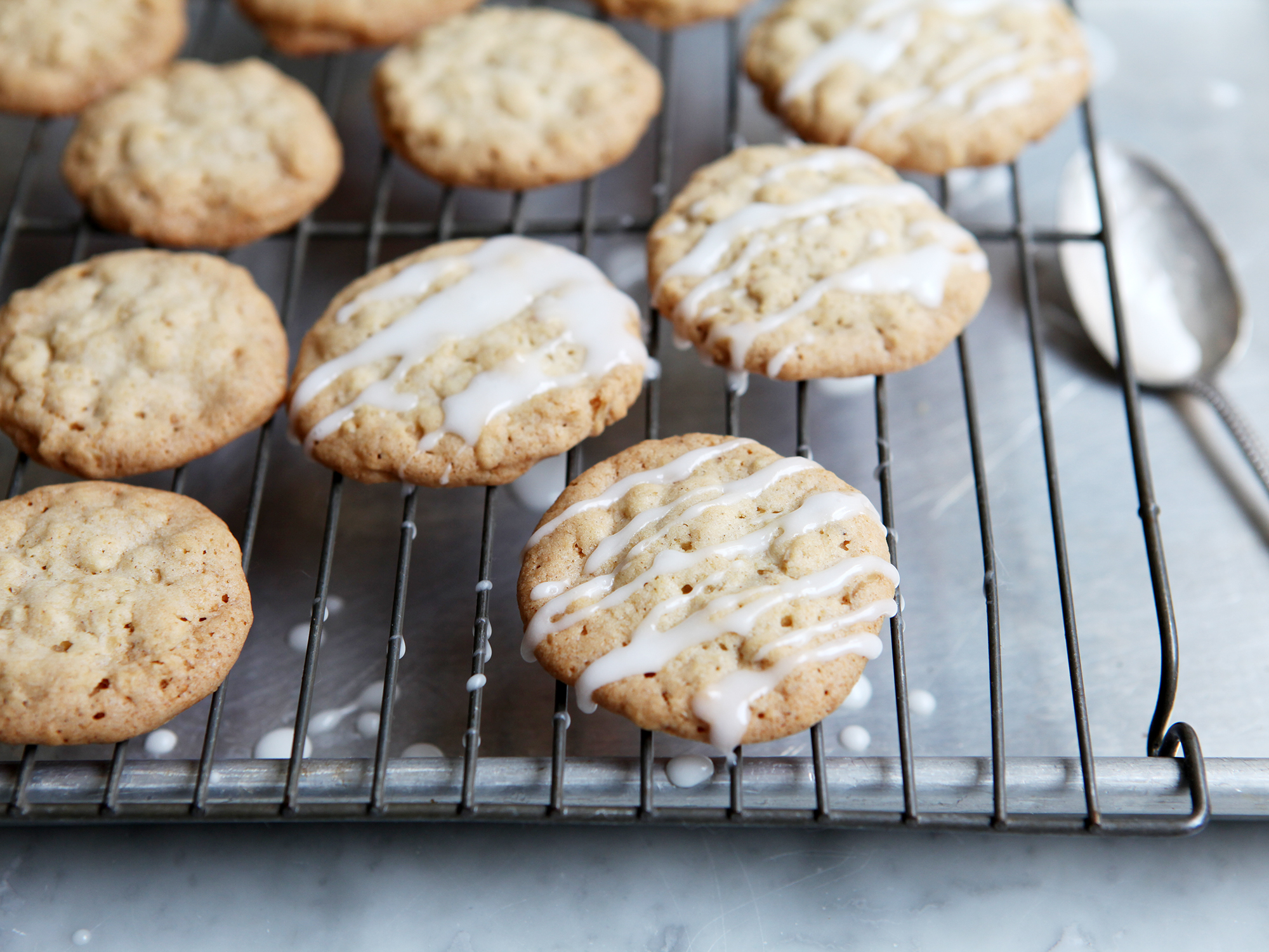 ICED OATMEAL COOKIES