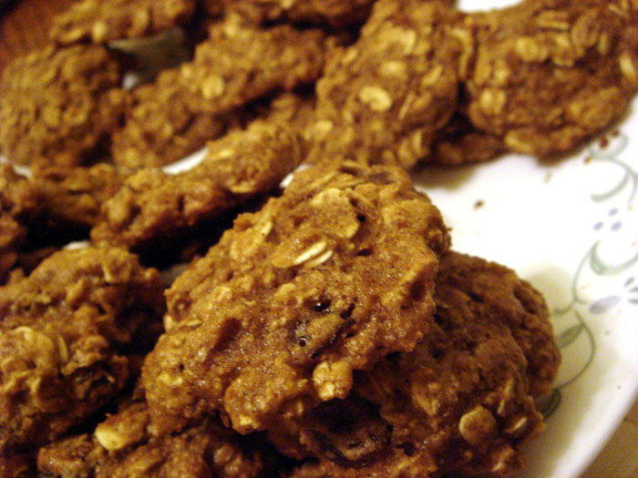 AMAZING WHOLE WHEAT OATMEAL COOKIES