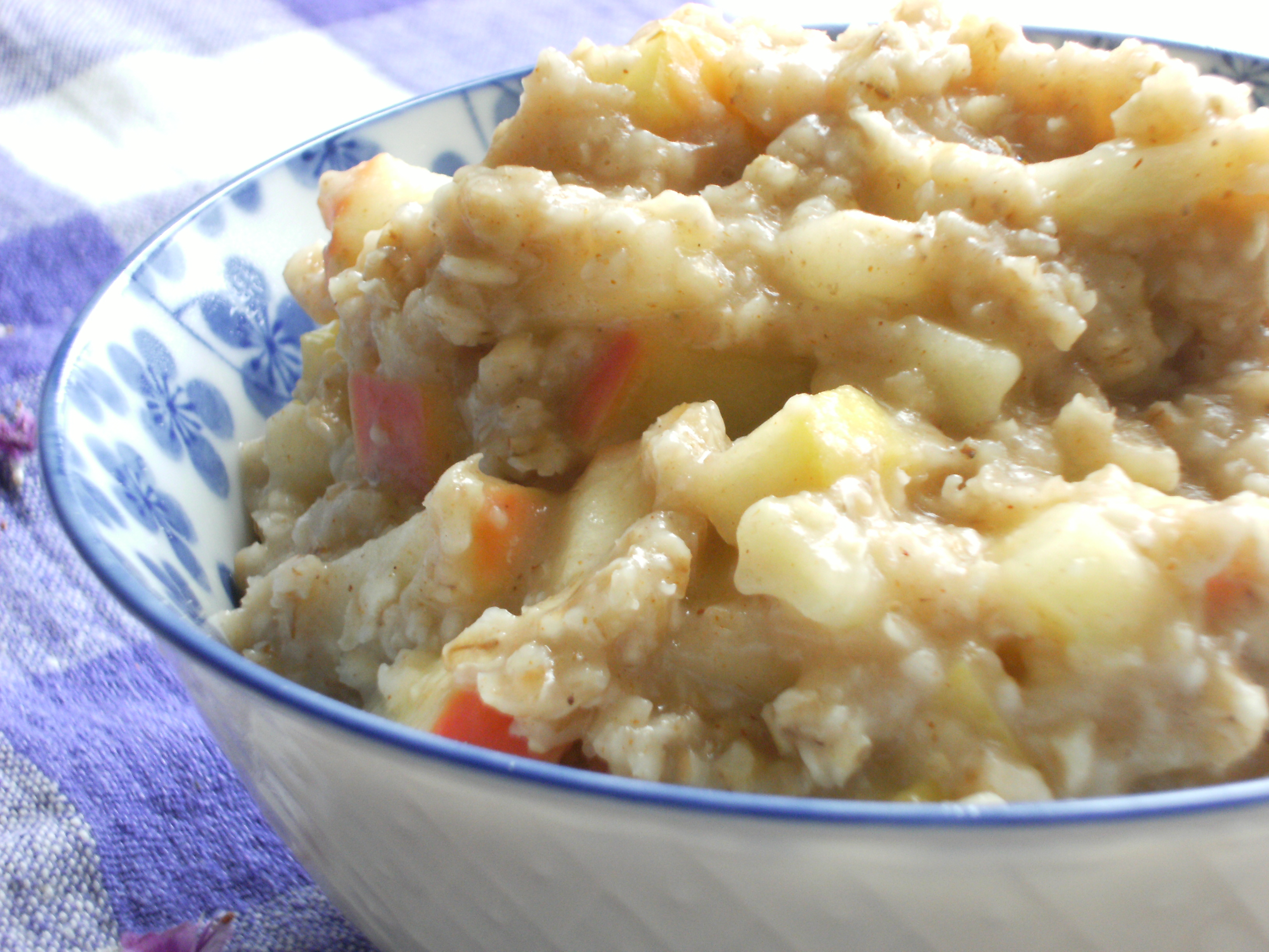 GOLDEN APPLE OATMEAL