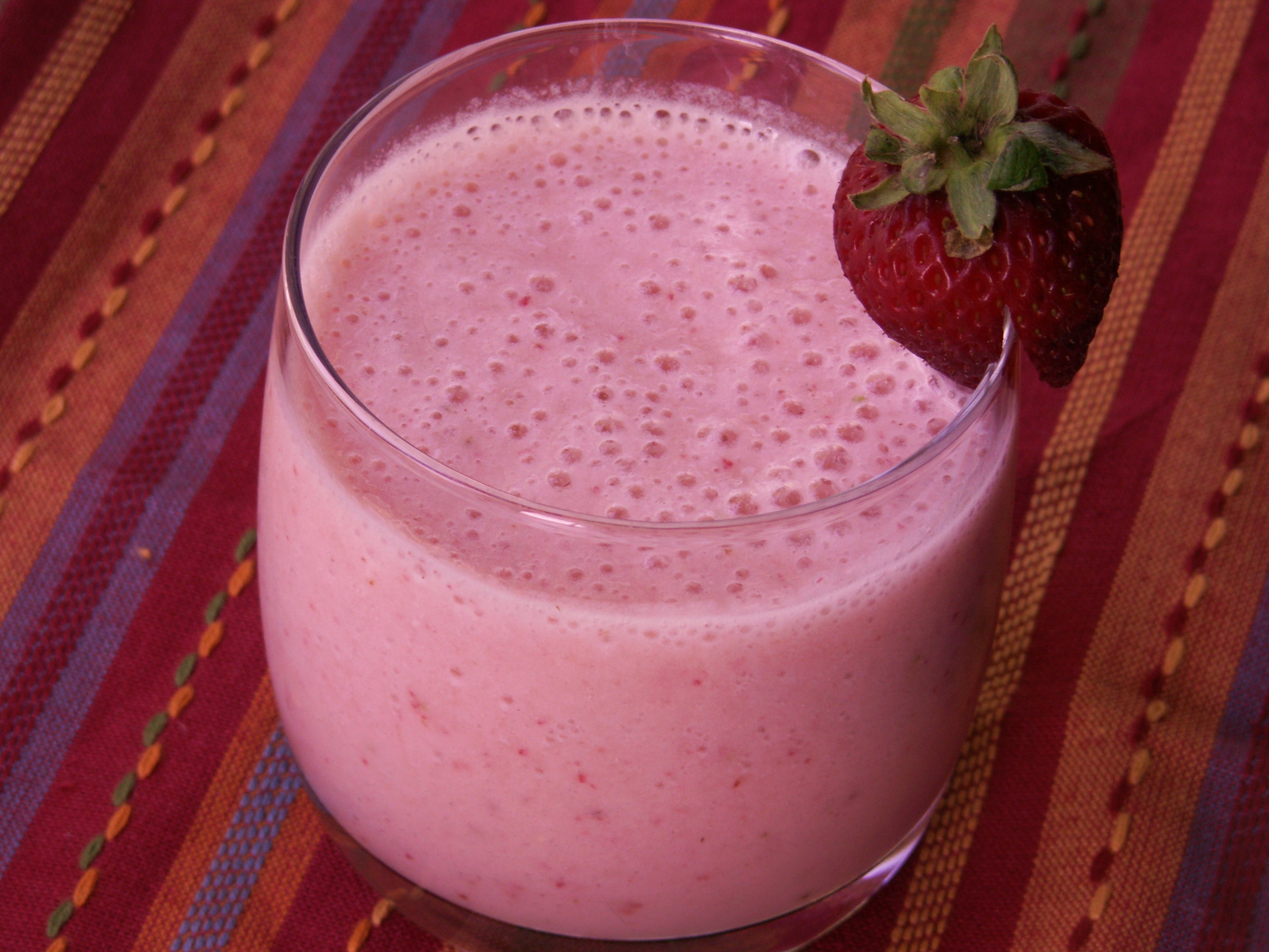 STRAWBERRY-BANANA-PINEAPPLE SMOOTHIE