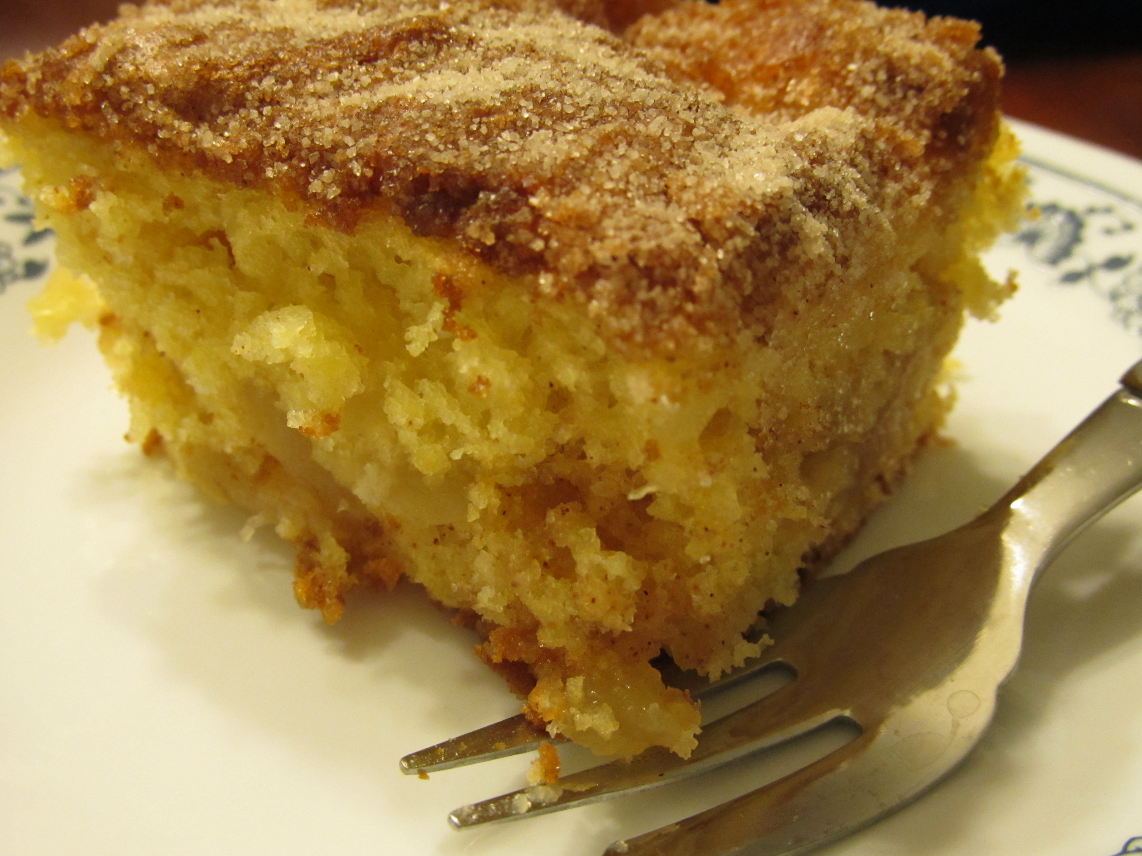 APPLE/CINNAMON CAKE WITH 5 INGREDIENTS