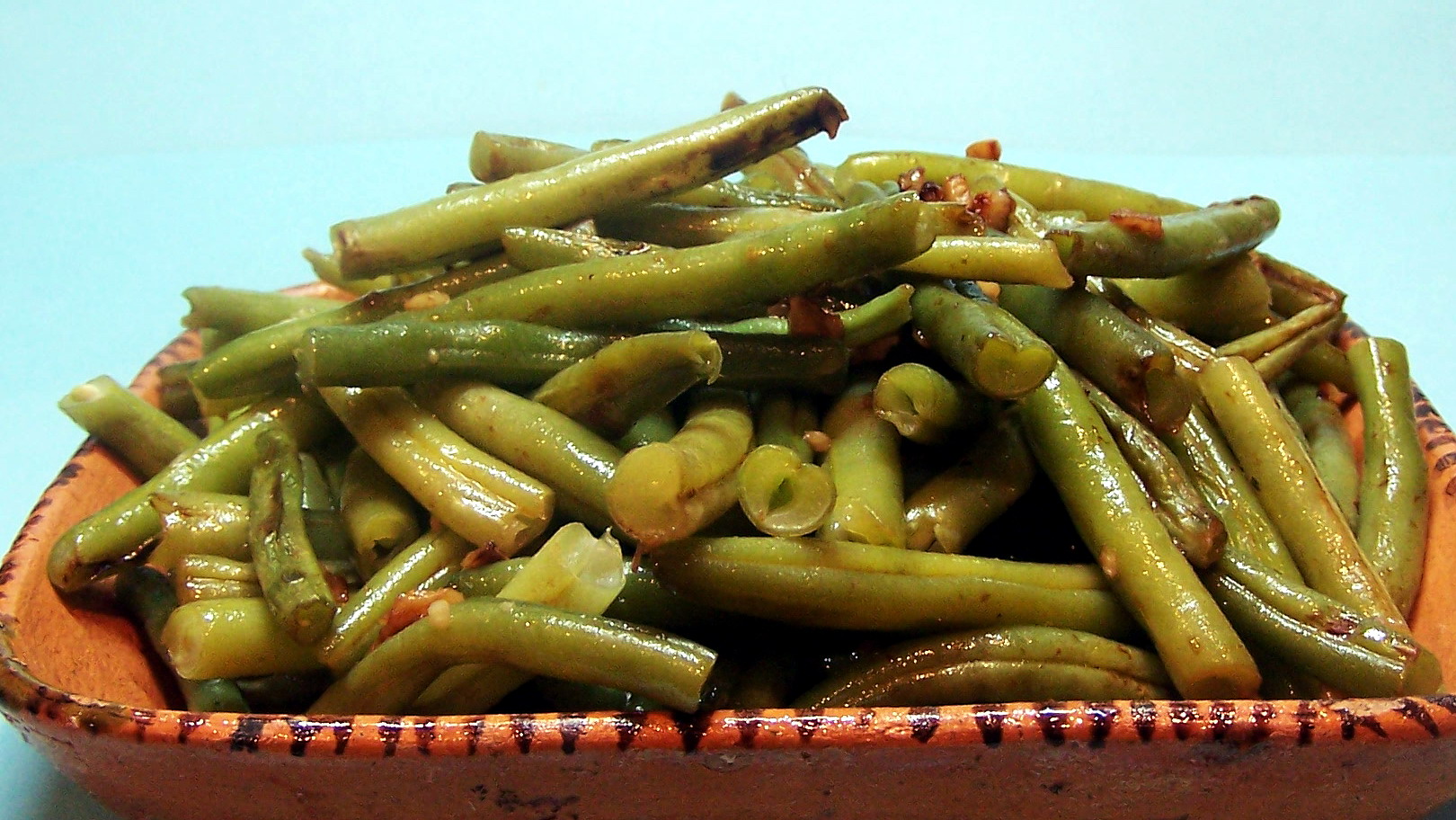 GARLIC GREEN BEANS