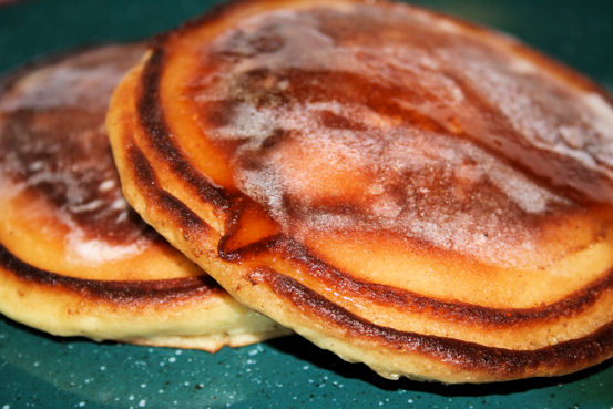 LIGHT AND TASTY LEMON YOGURT PANCAKES