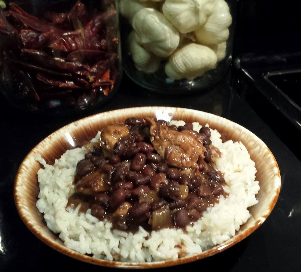 CHICKEN WITH BLACK BEANS AND RICE