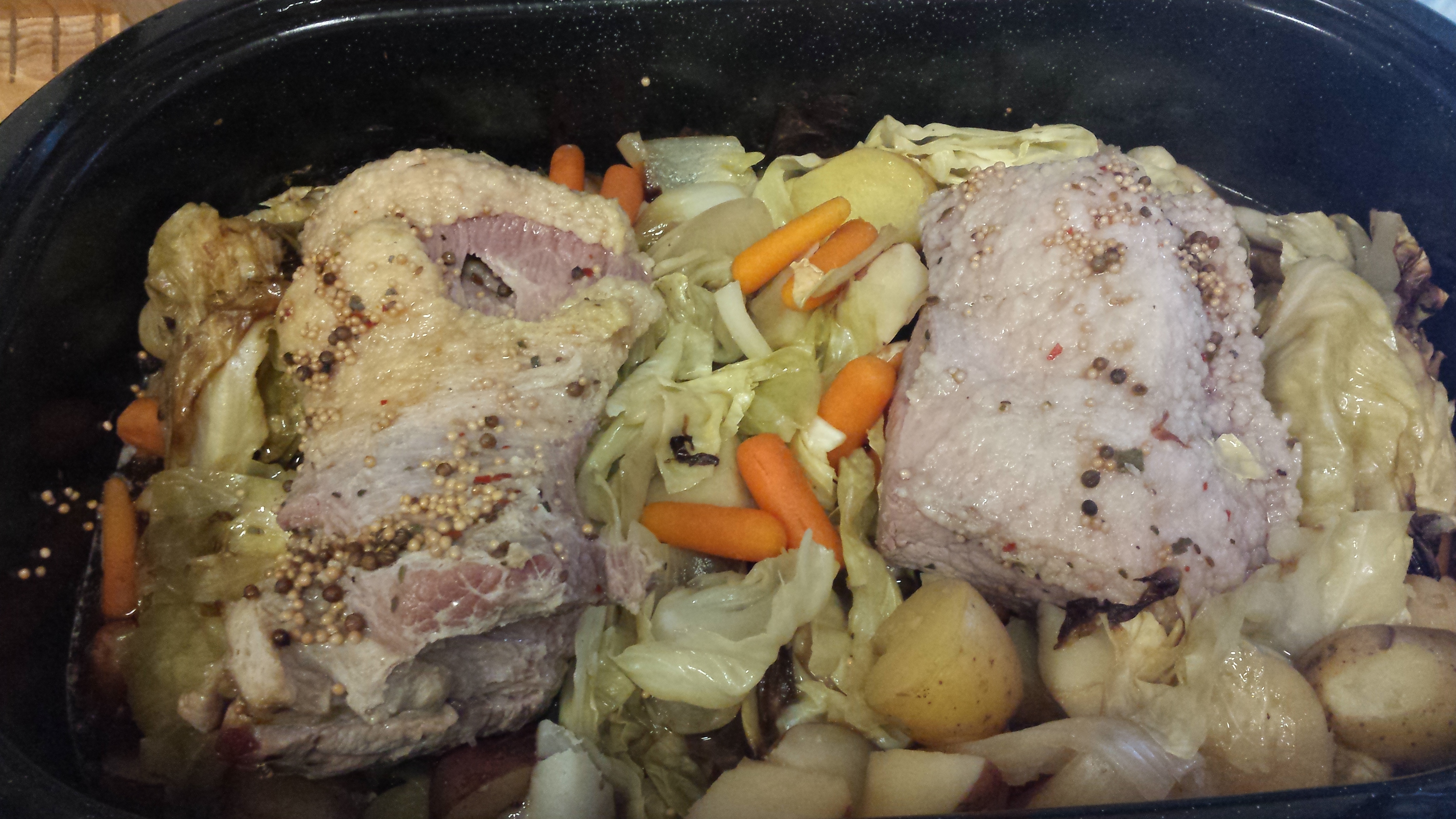CORNED BEEF AND CABBAGE FOR A CROWD CORNED BEEF AND CABBAGE FOR A CROWD