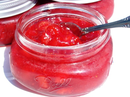 KITTENCAL'S EASY RHUBARB-STRAWBERRY REFRIGERATOR JAM