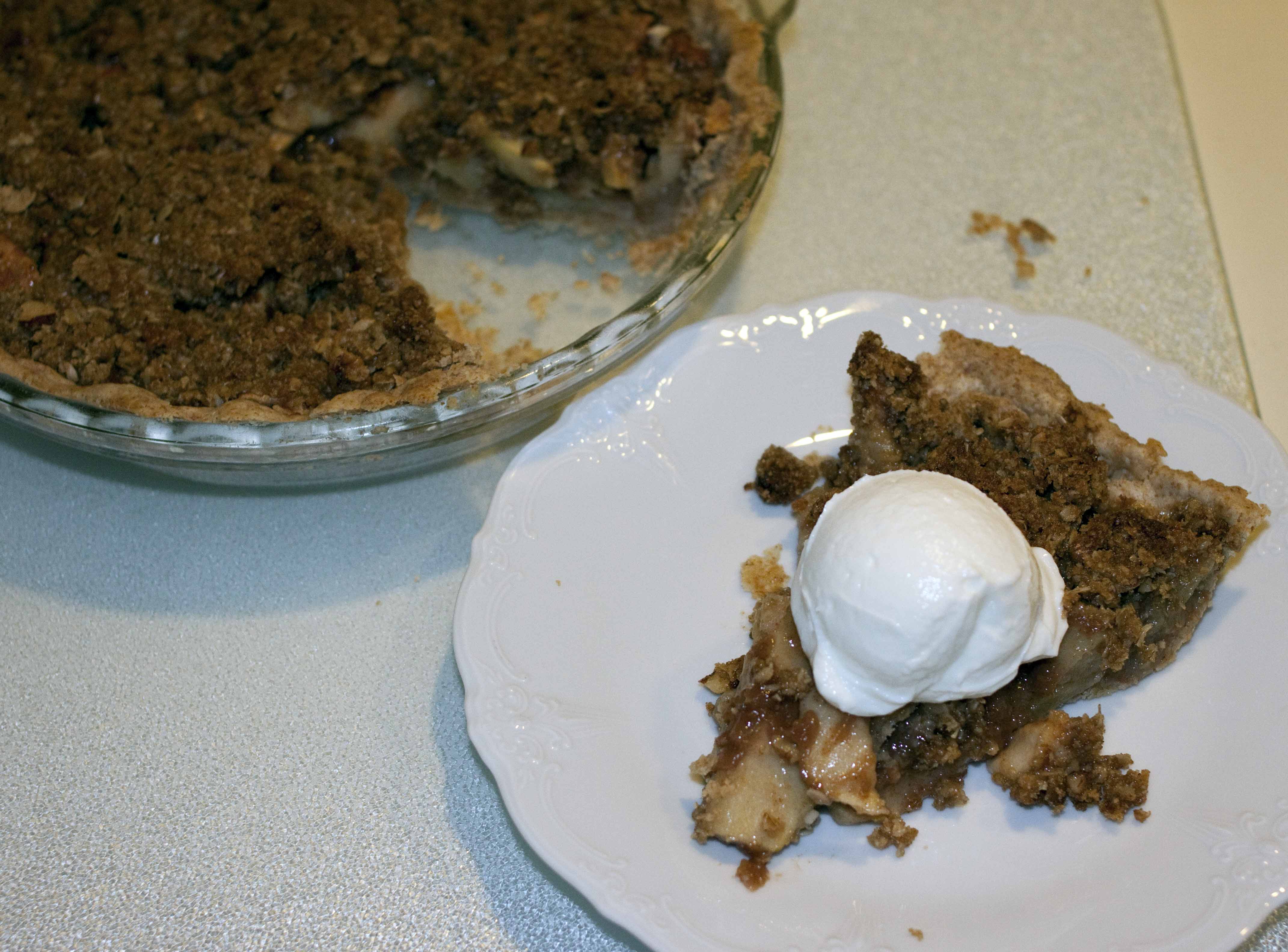 ANME'S APPLE CRUMB PIE