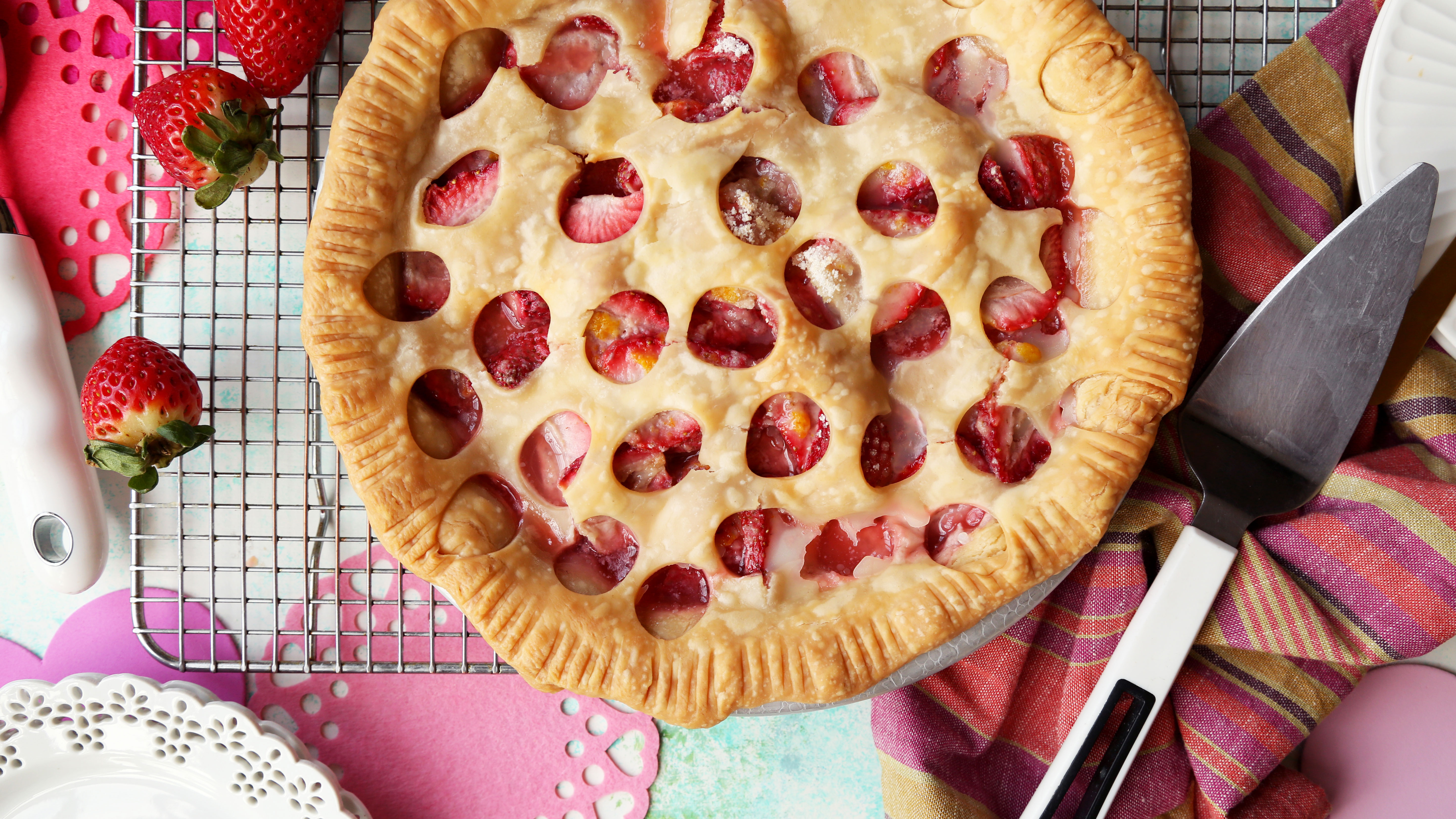 South Dakota: Strawberry-Rhubarb Pie