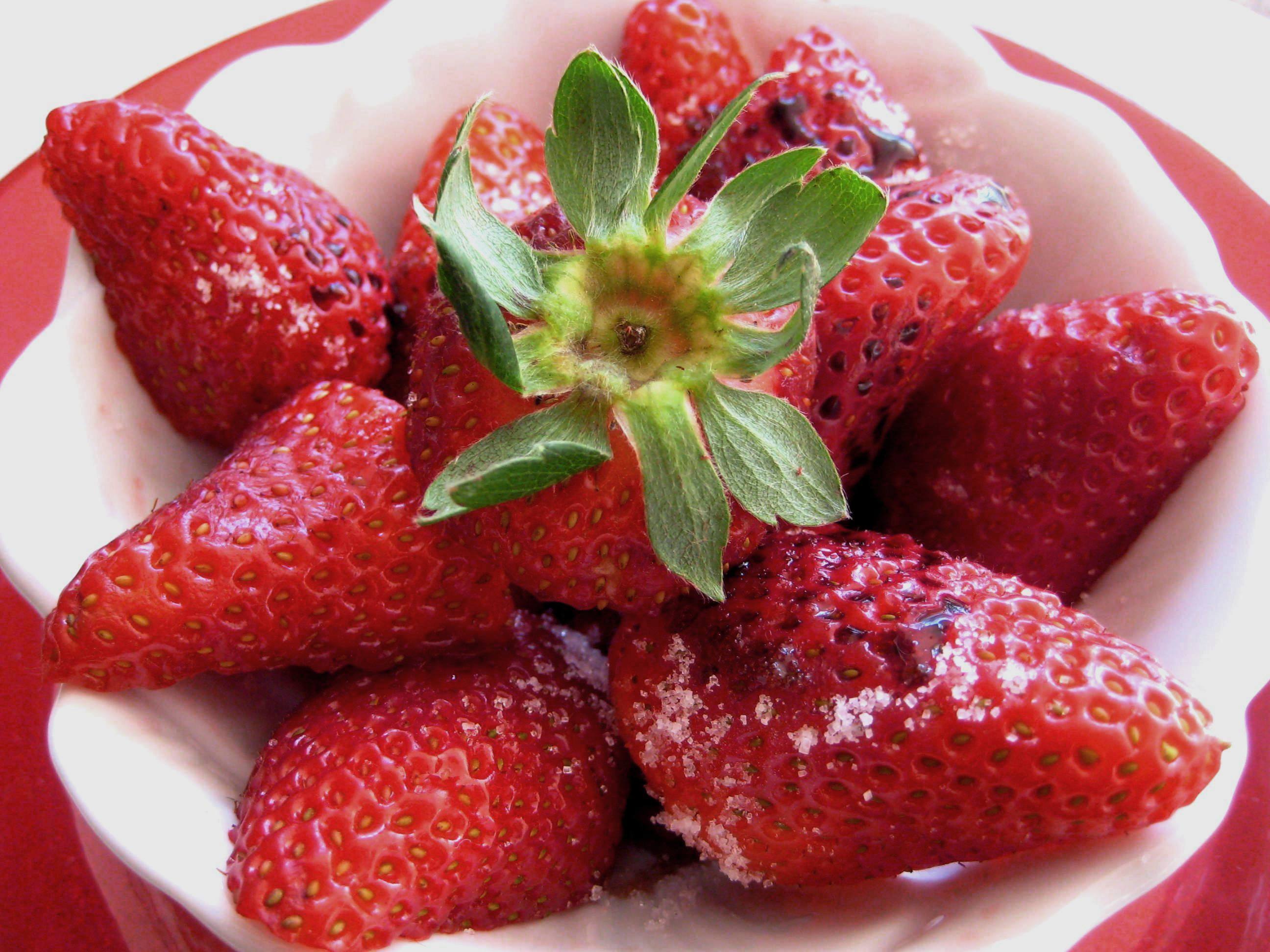 BALSAMIC STRAWBERRIES (NOT HEATED) BALSAMIC STRAWBERRIES (NOT HEATED)