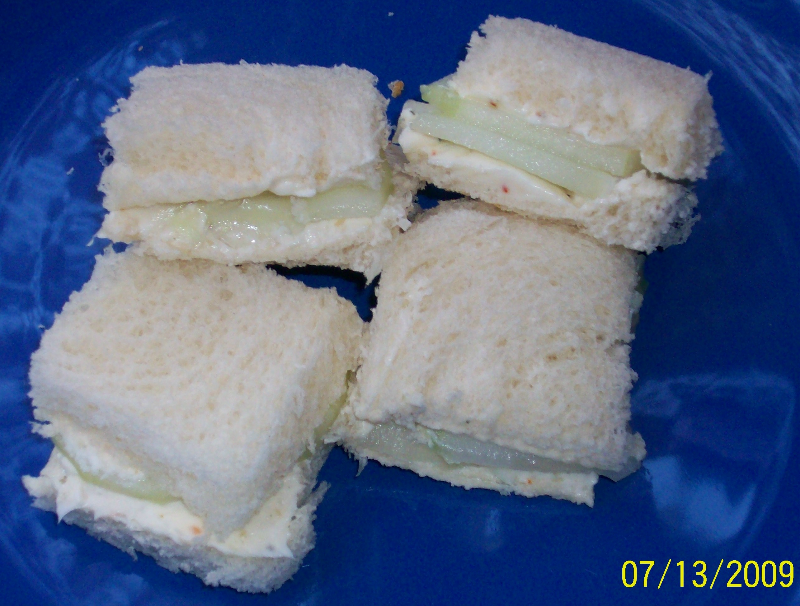 CUCUMBER AND CREAM CHEESE TEA SANDWICHES