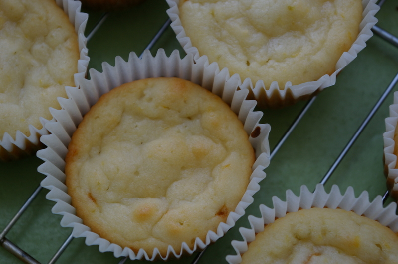 LEMON YOGURT CUPCAKES