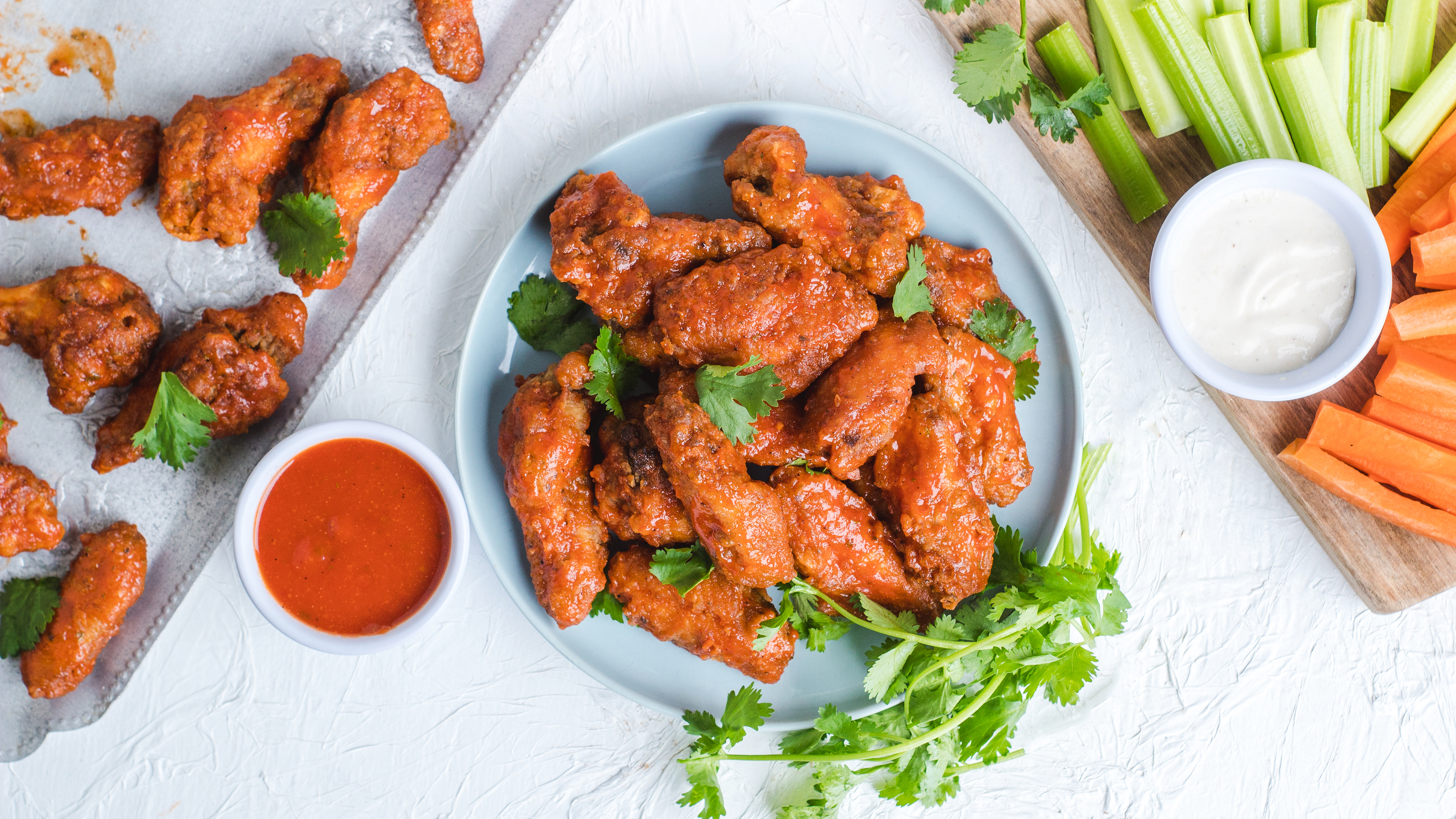 Hot Dawgie Style Chicken Wings