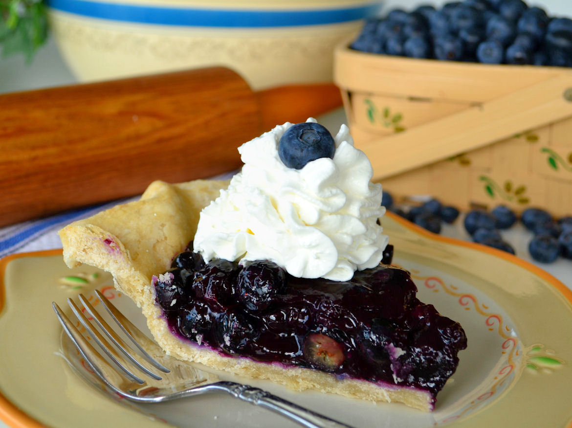 FRESH BLUEBERRY PIE