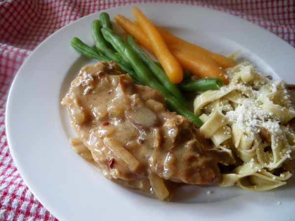 CROCK POT PORK CHOPS AND MUSHROOMS