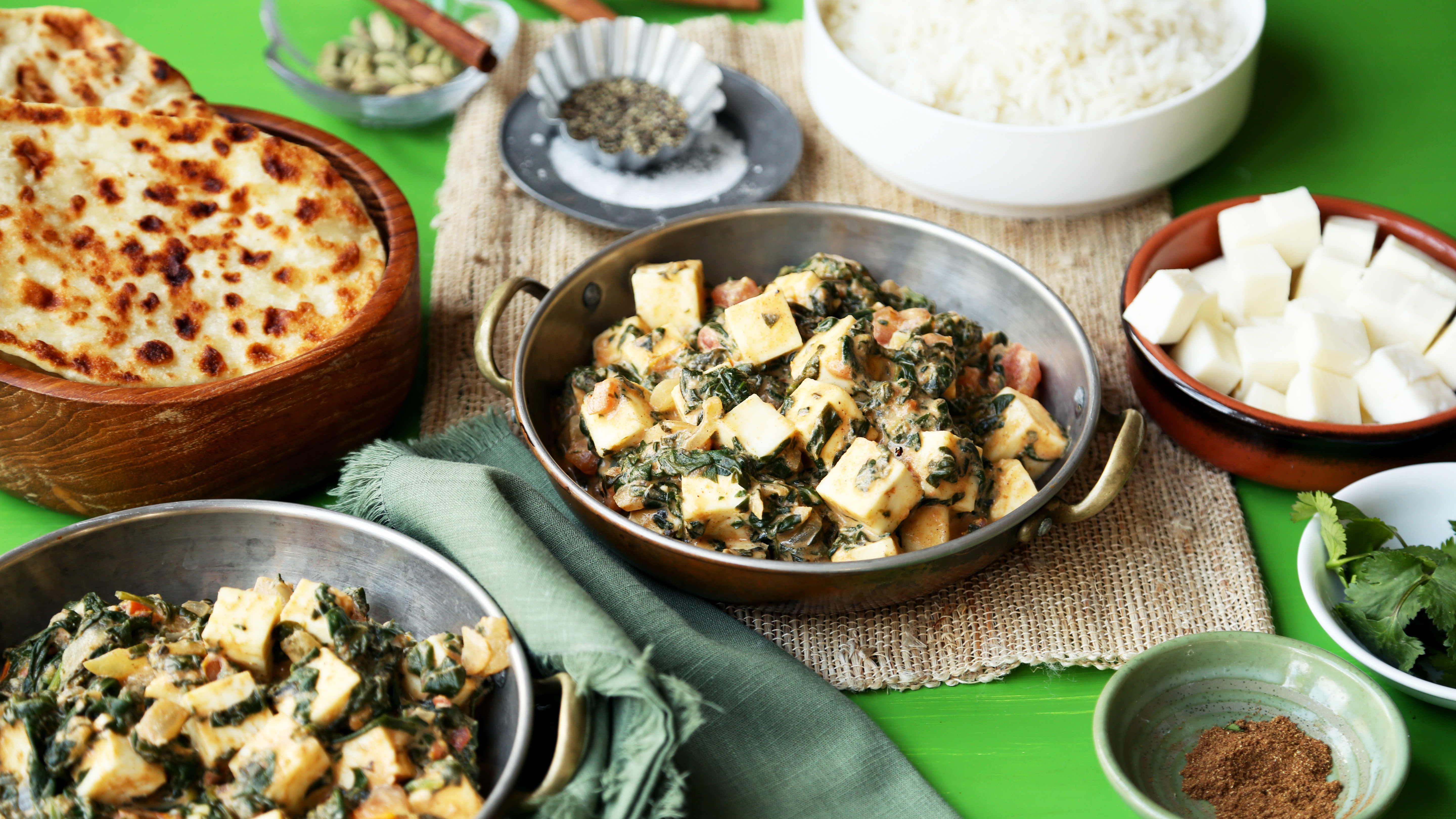 PALAK PANEER (INDIAN FRESH SPINACH WITH PANEER CHEESE)