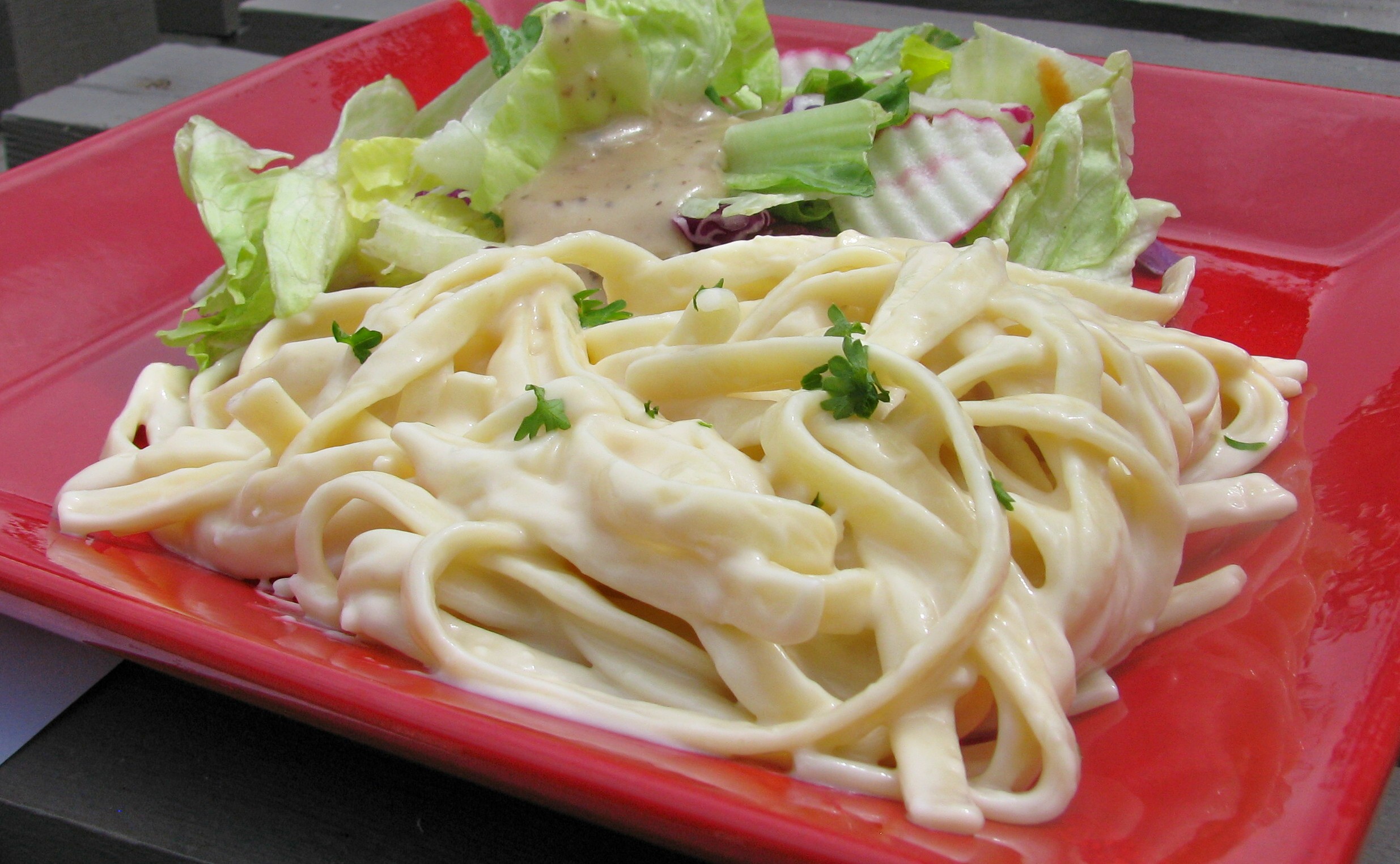 COMFORT FETTUCCINE ALFREDO