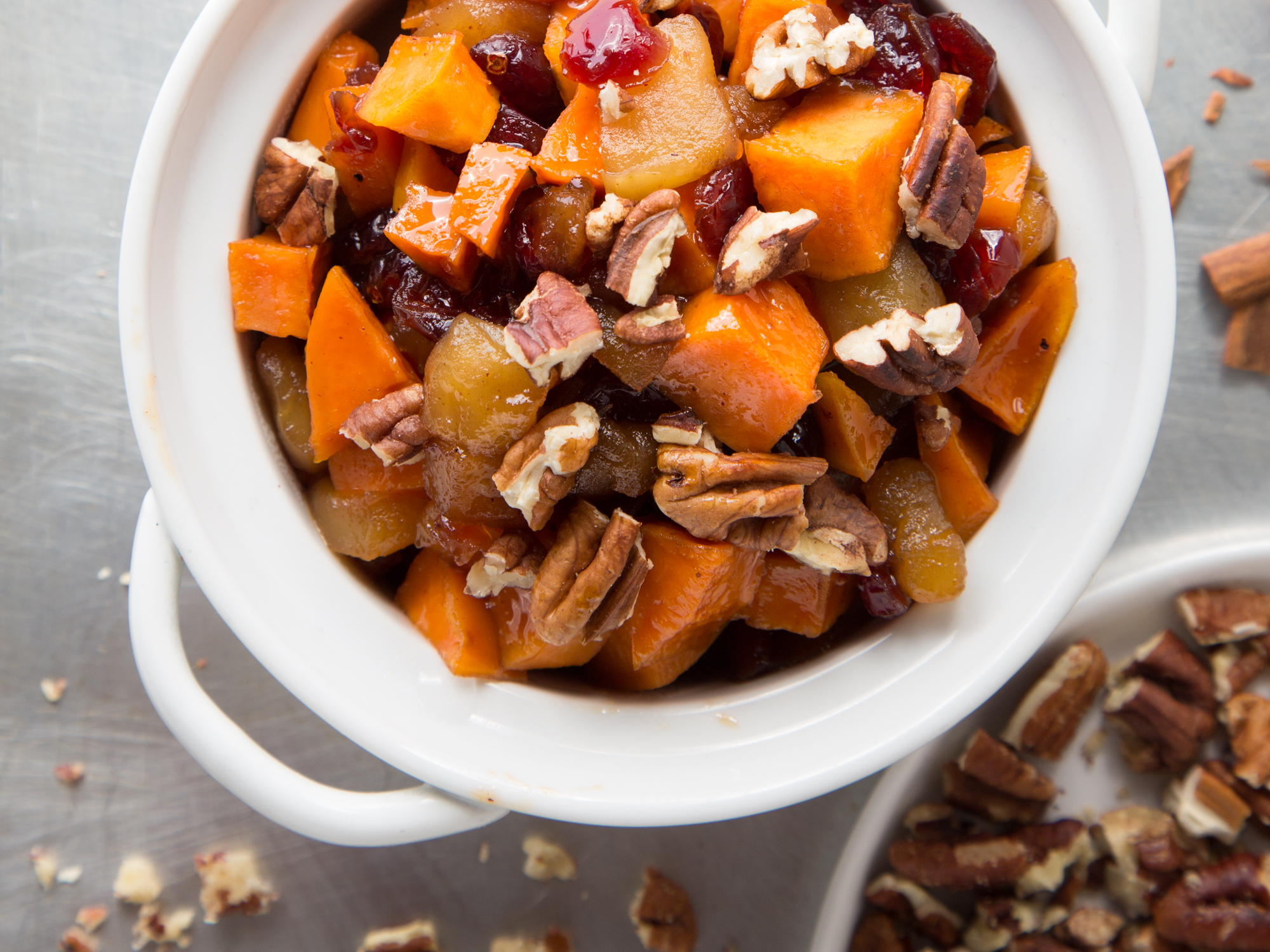 CROCK POT SWEET POTATOES & CRANBERRIES WITH TOASTED PECANS