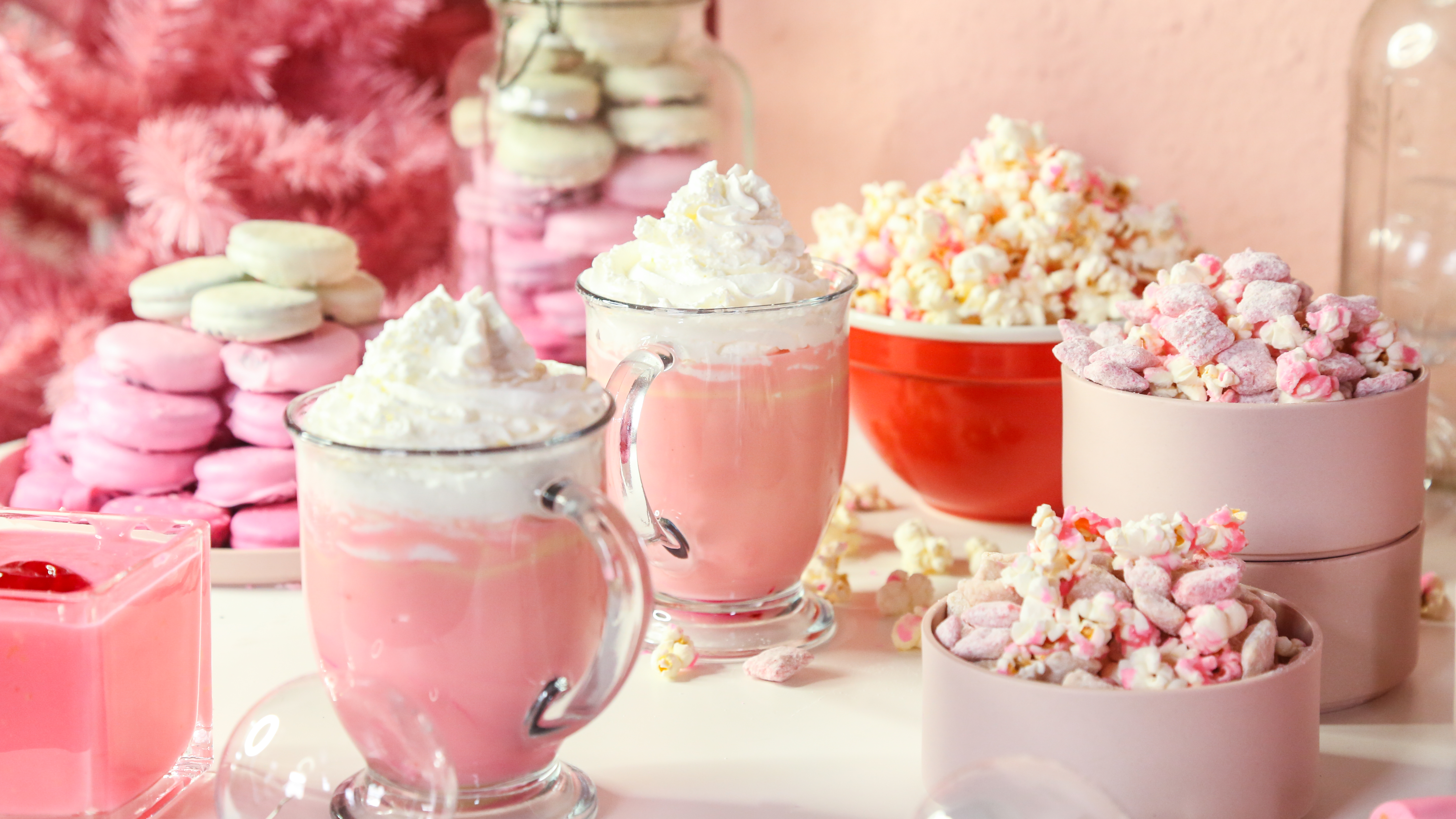 Pink Hot Chocolate (Made with White Hot Chocolate) • MidgetMomma