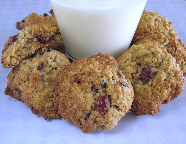 GRAPE NUTS-OATMEAL CRANBERRY COOKIES GRAPE NUTS-OATMEAL CRANBERRY COOKIES