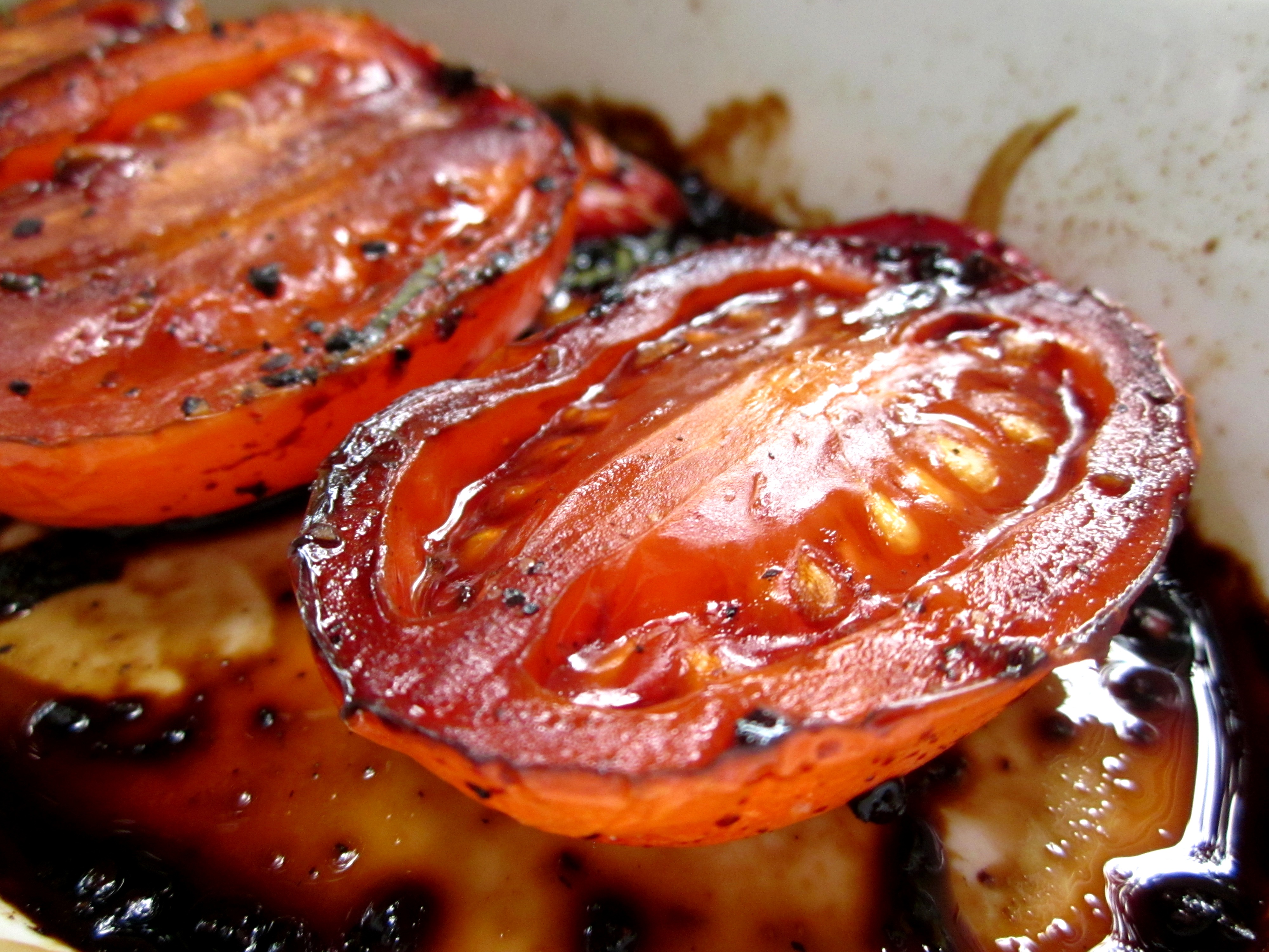 FAST TOMATOES WITH BASIL AND BALSAMIC