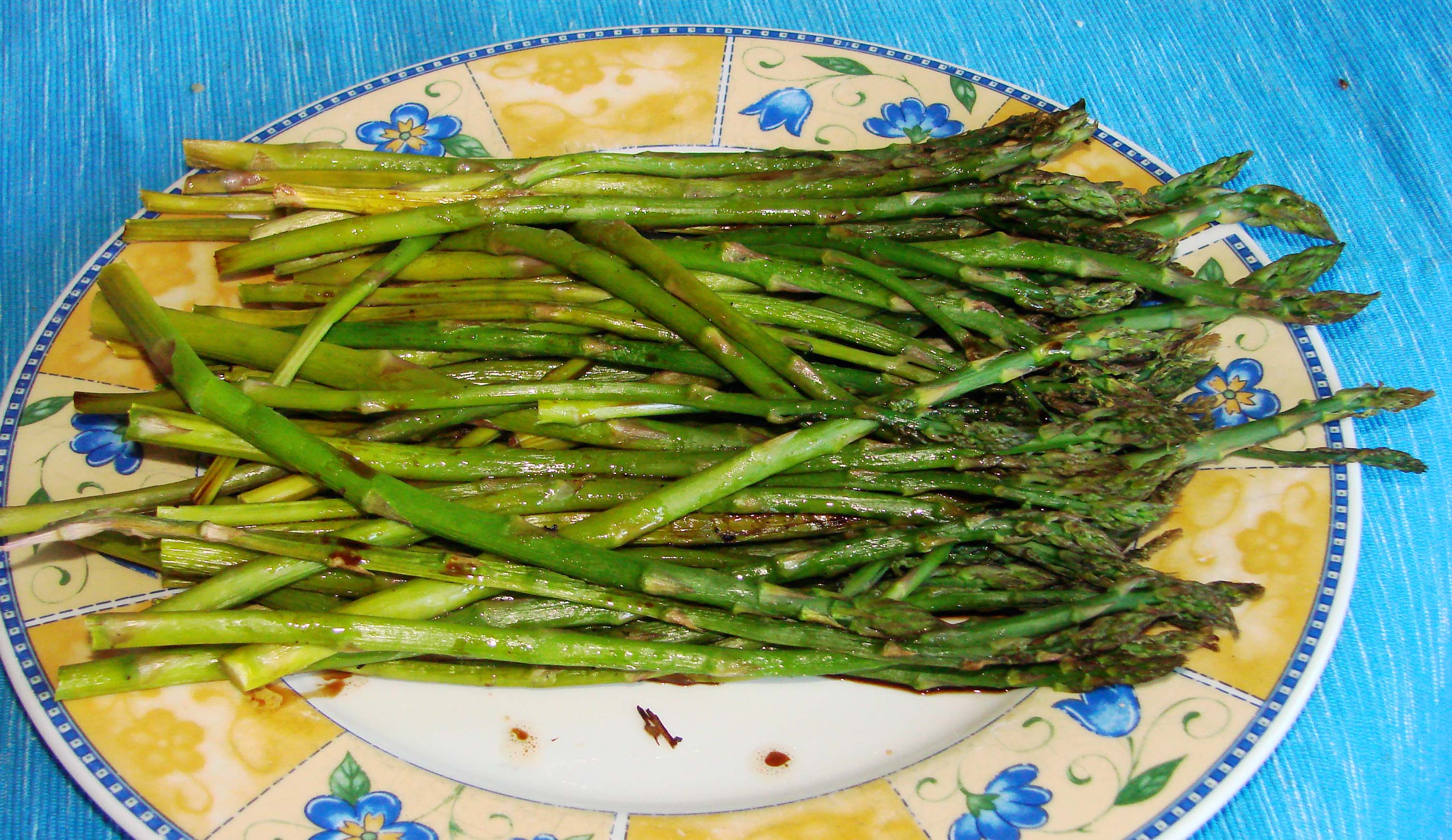 BALSAMIC ROASTED ASPARAGUS BALSAMIC ROASTED ASPARAGUS