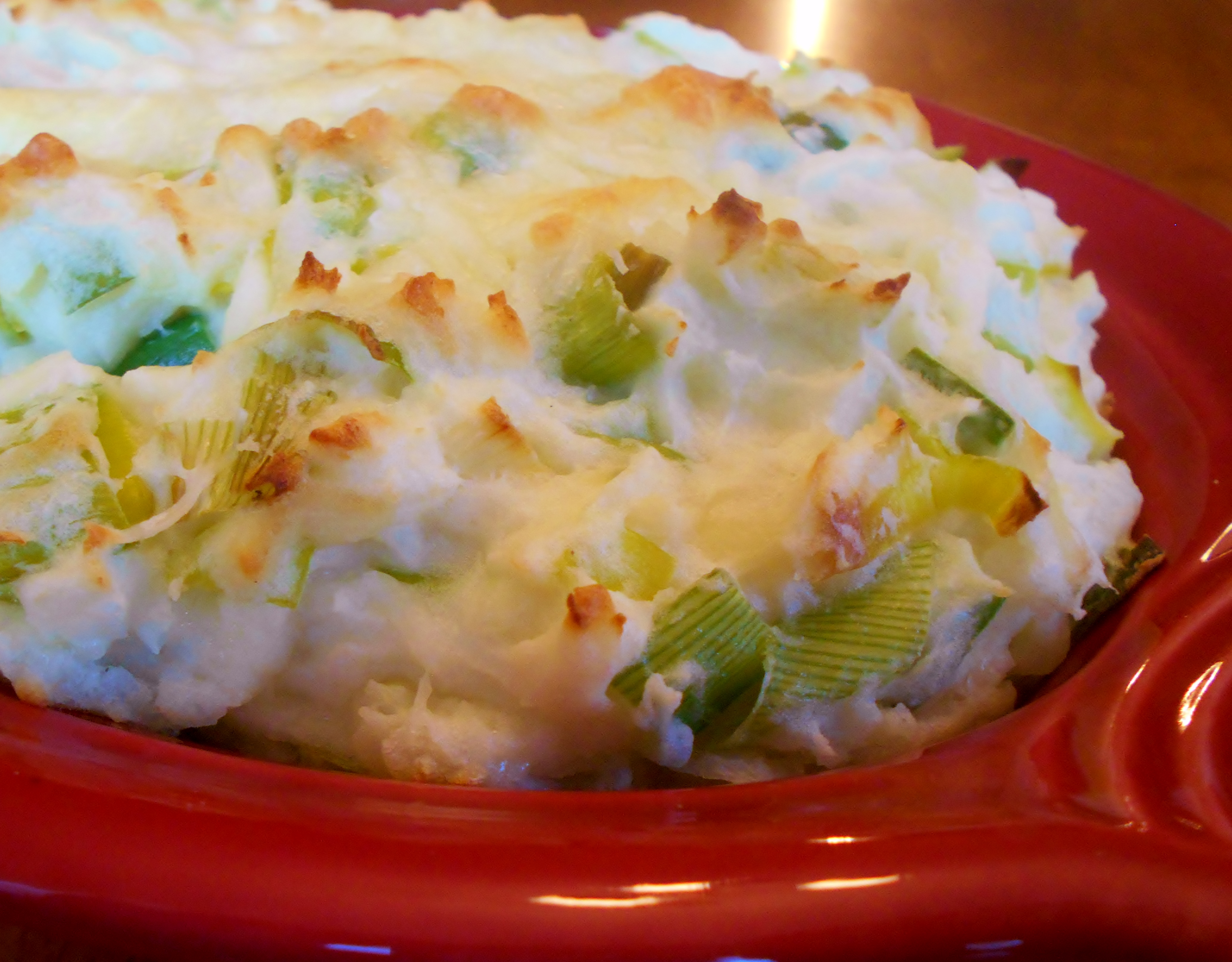 CHEESY LEEK AND POTATO BAKE