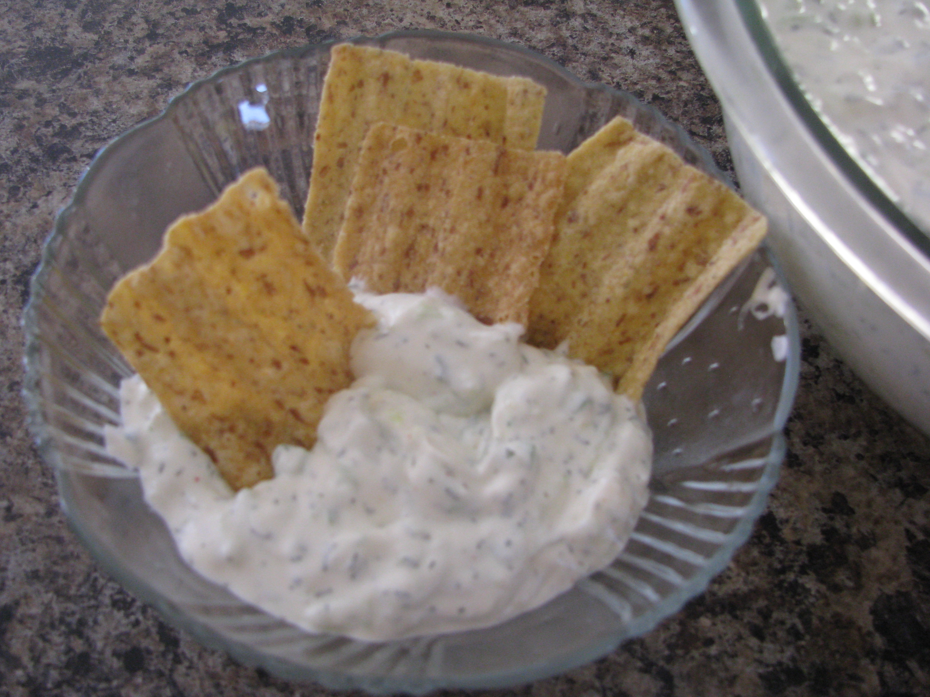 CREAMY CUCUMBER DILL DIP