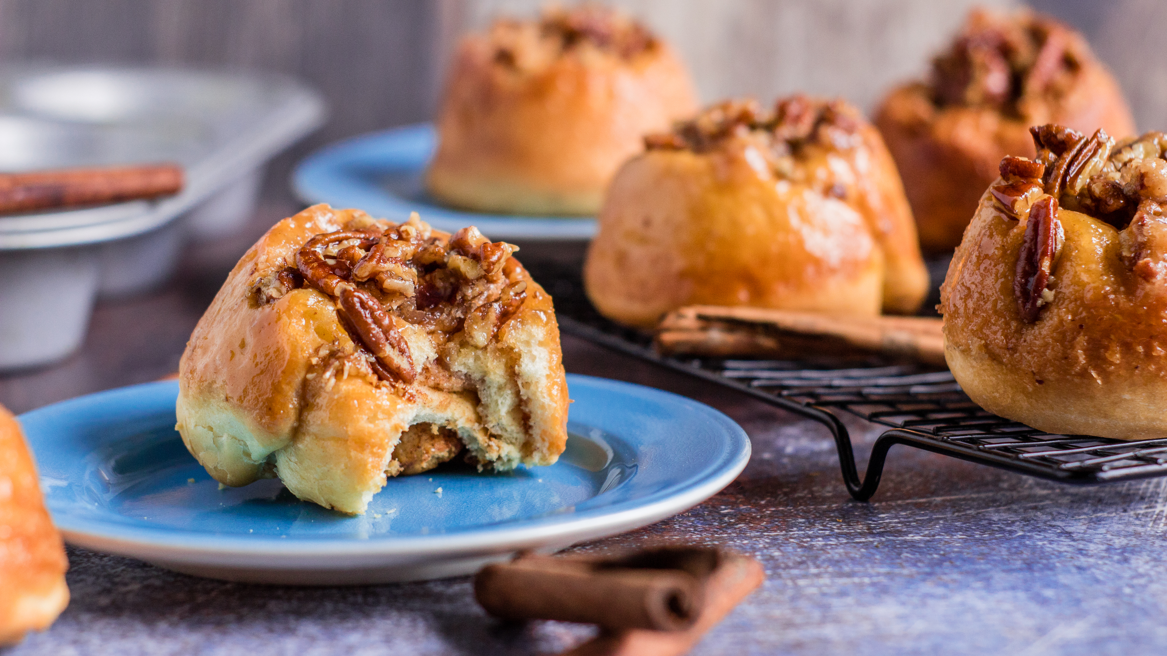Alabama: Pecan Sticky Rolls