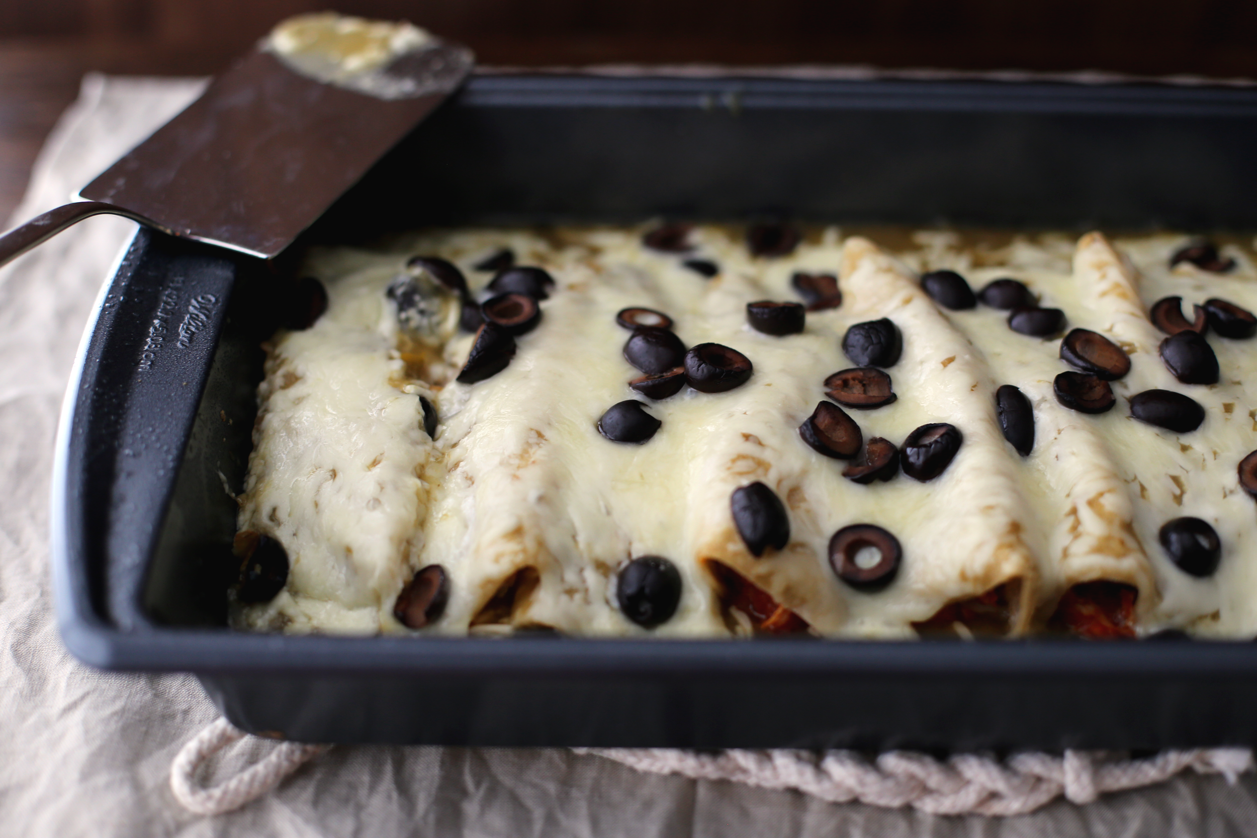 EASY ENCHILADAS (BEEF OR CHICKEN)