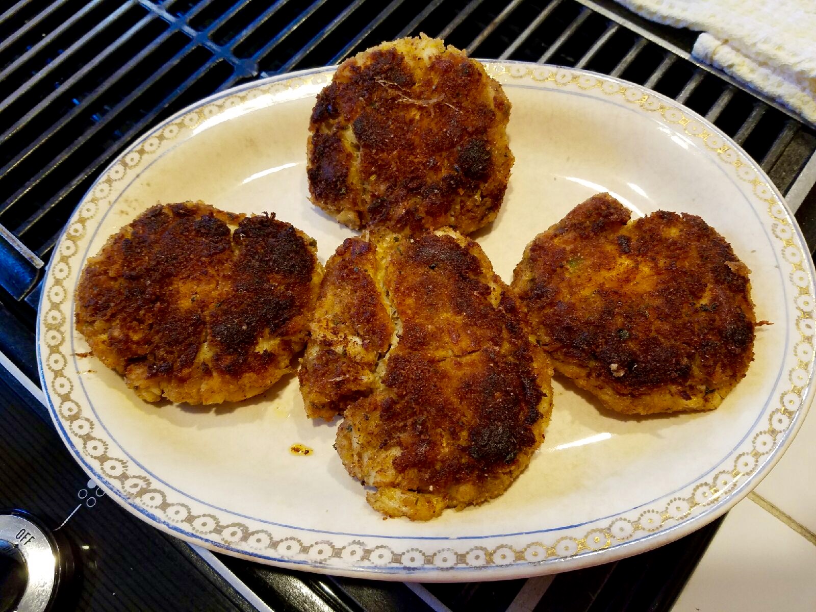 ❣  CHESAPEAKE BAY CRAB CAKES