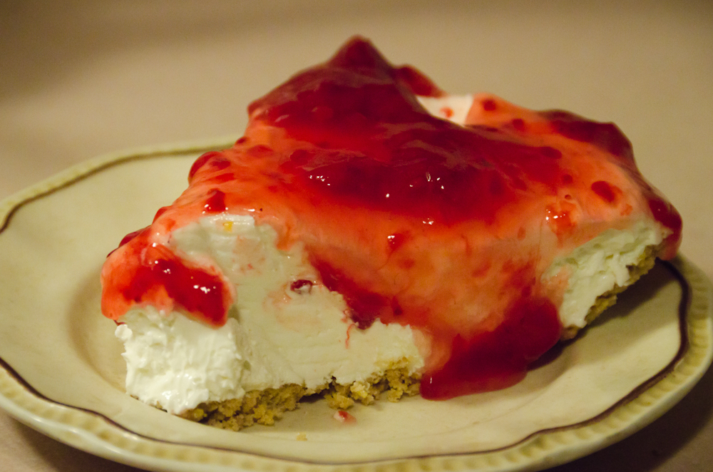 STRAWBERRY-TOPPED NO BAKE CHEESECAKE