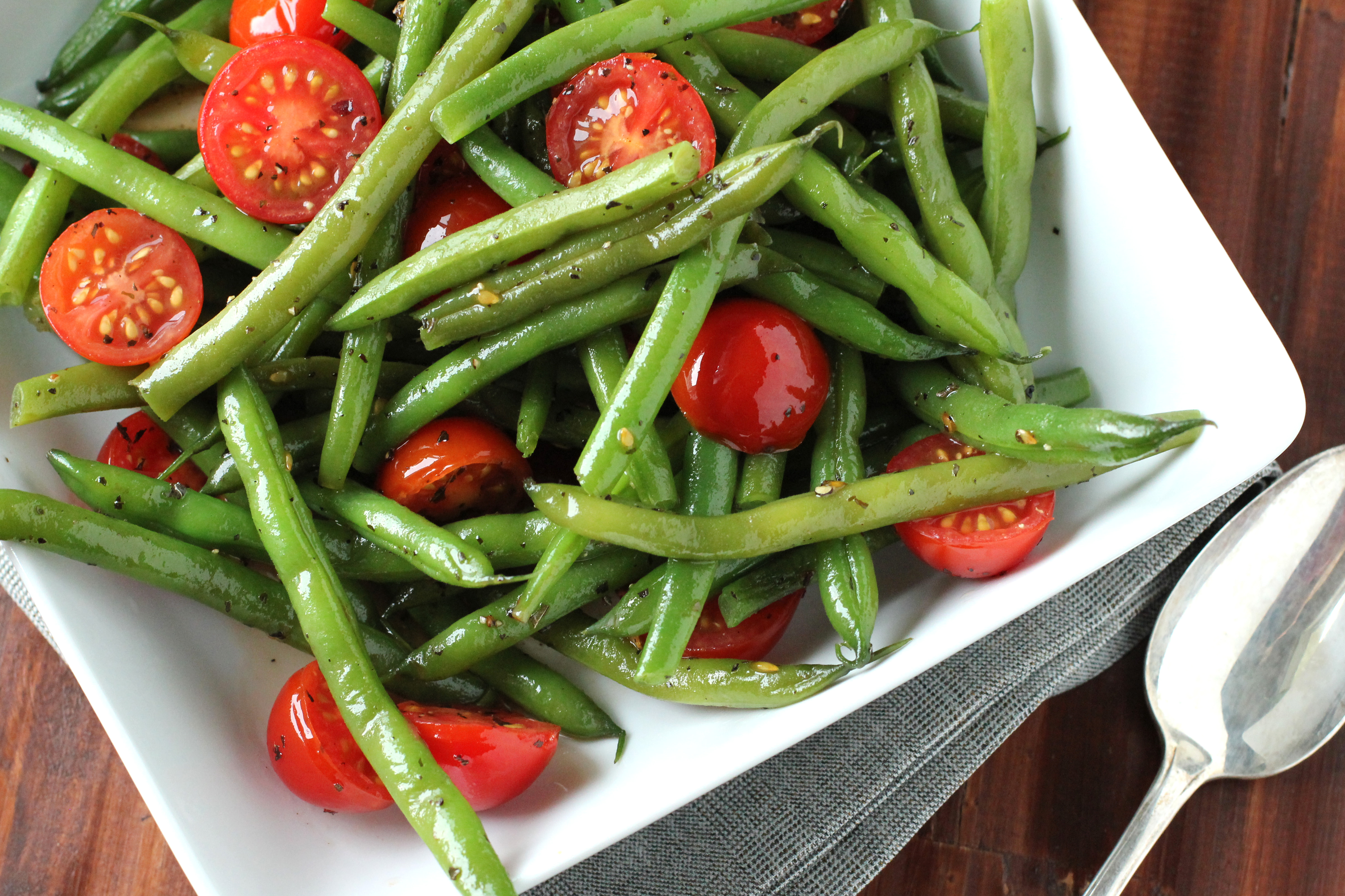 GREEN BEANS WITH CHERRY TOMATOES