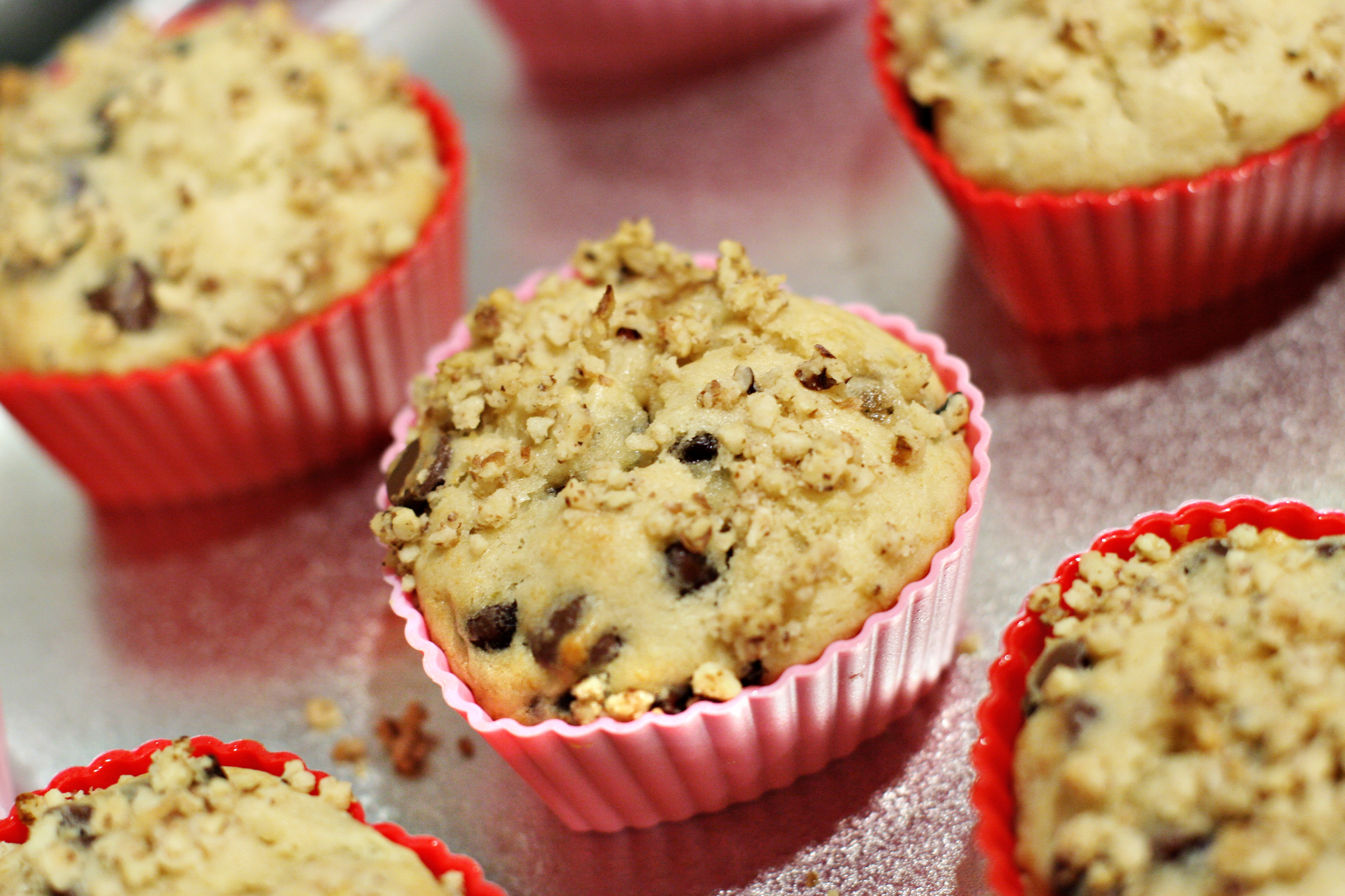 SIMPLE BANANA CHOCOLATE CHIP MUFFINS