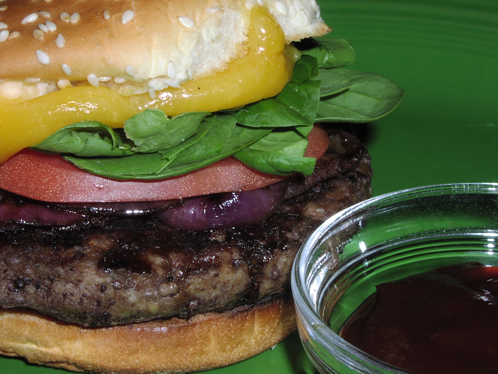 CHEDDAR BURGERS WITH BALSAMIC ONIONS AND CHIPOTLE KETCHUP