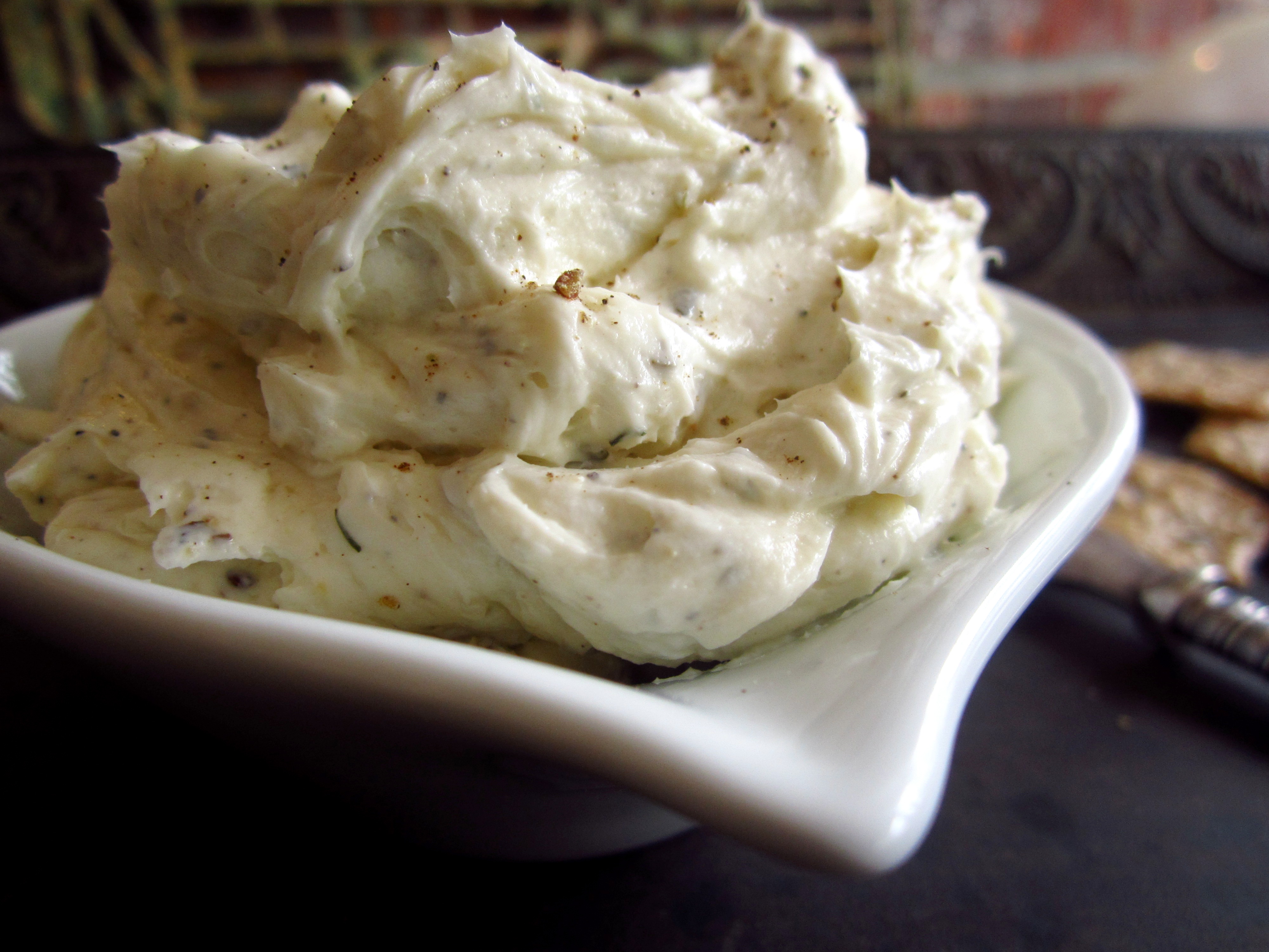 GARLIC BOURSIN CHEESE SPREAD GARLIC BOURSIN CHEESE SPREAD
