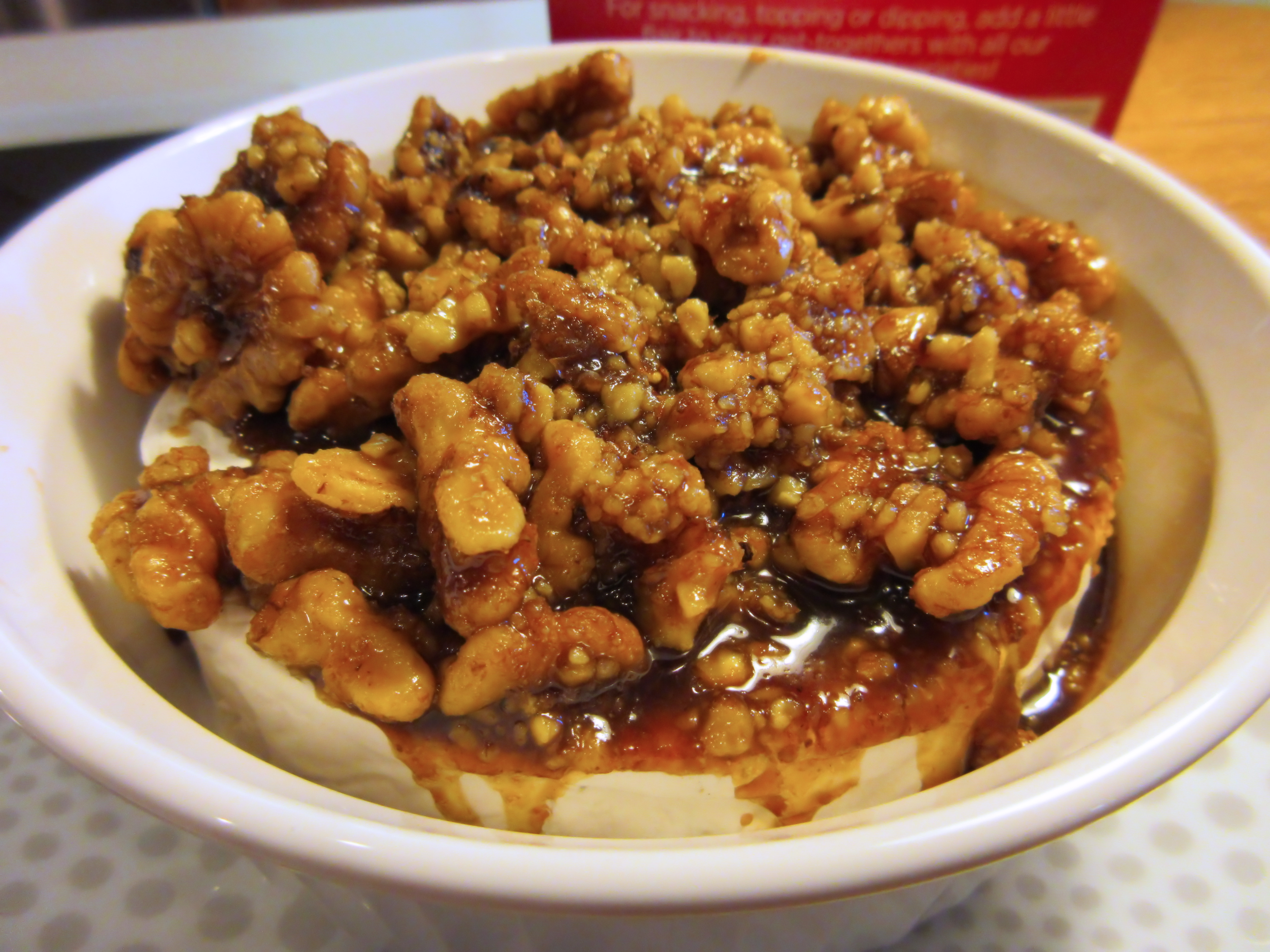 BAKED BRIE WITH KAHLUA AND PECANS