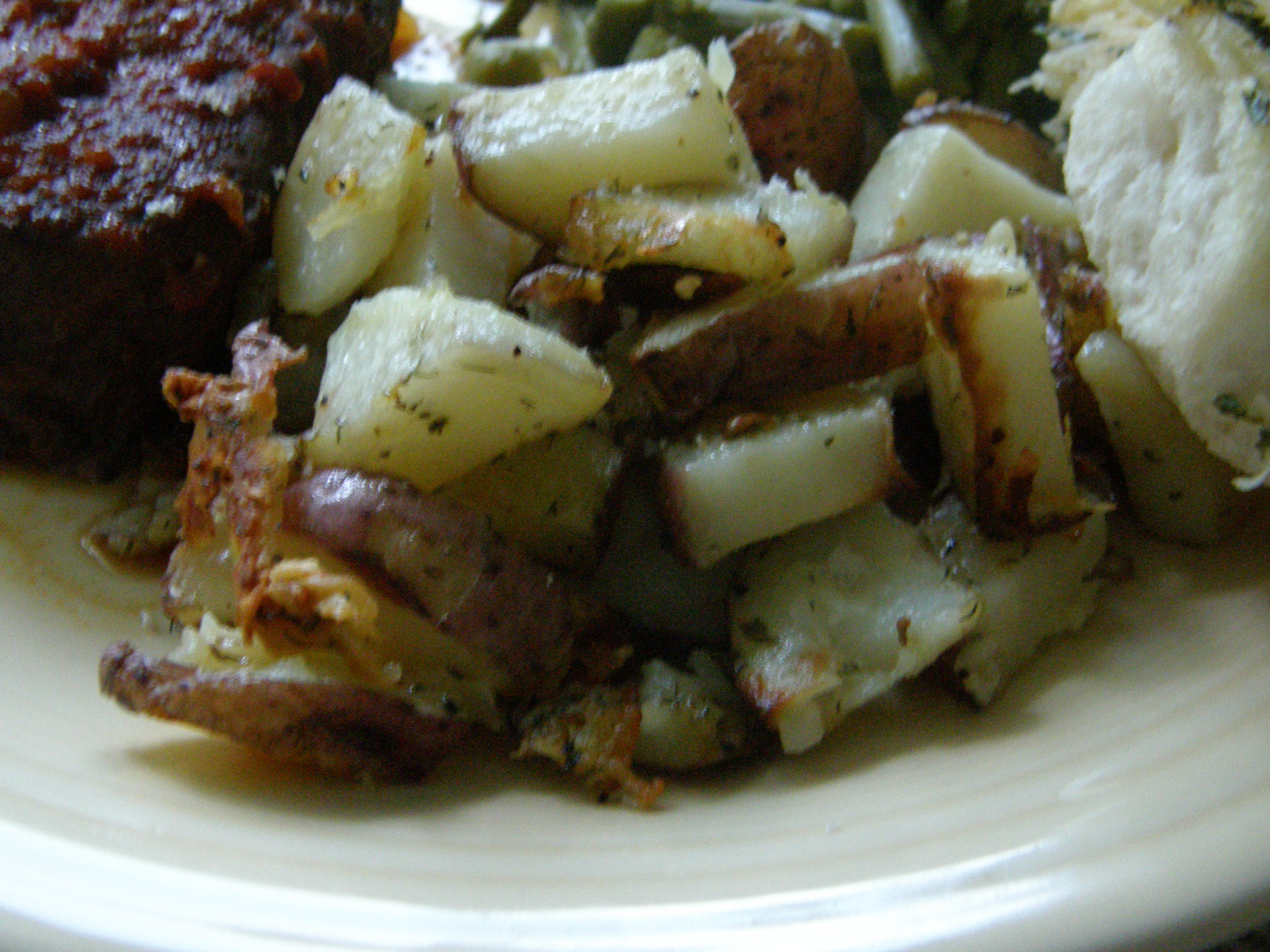 GARLIC HERBED ROASTED RED SKIN POTATOES