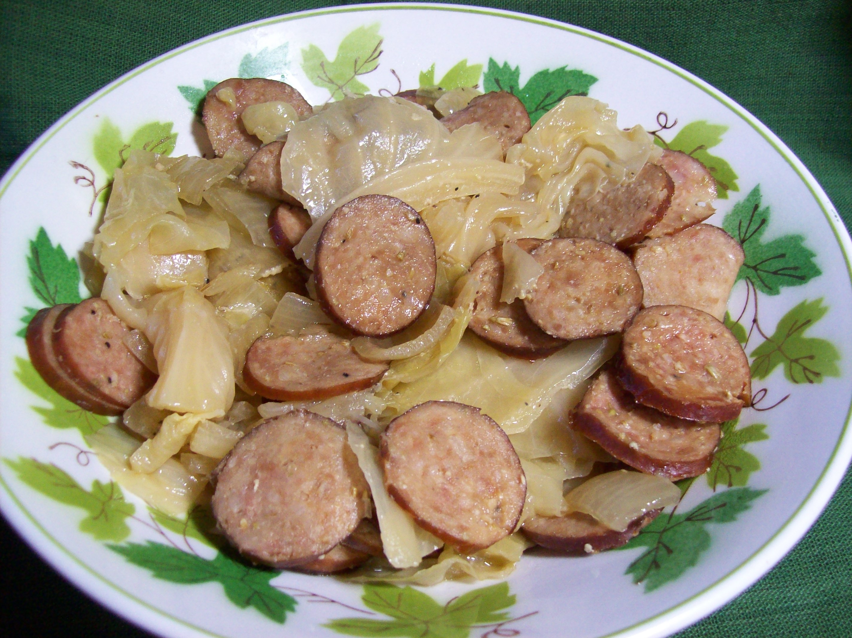 KIELBASA, CABBAGE, AND ONIONS (LOW-CARB SLOW COOKER CROCK POT)