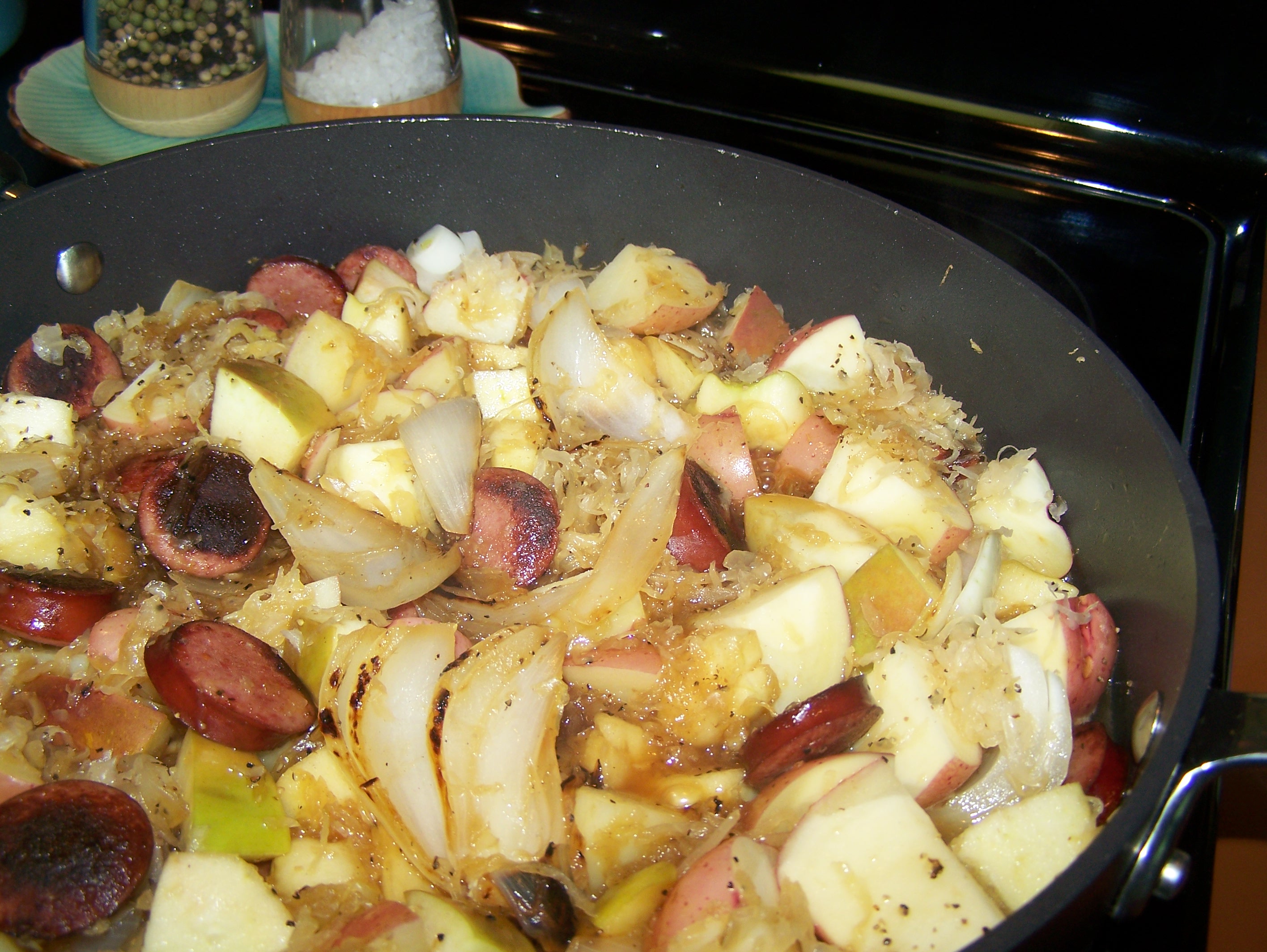 SMOKED SAUSAGE, APPLES AND SAUERKRAUT