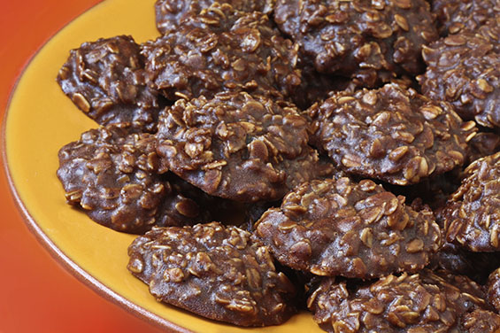 NO BAKE COOKIES MADE WITH CHOCOLATE CHIPS