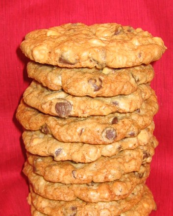 NOT YOUR ORDINARY CHOCOLATE CHIP COOKIES (LIQUEUR LACED)