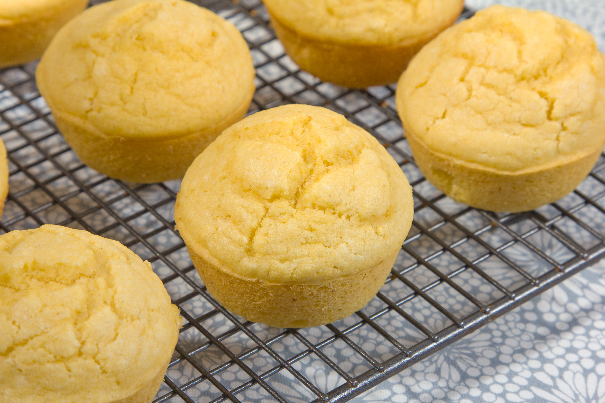 BUTTERY CORNBREAD MUFFINS