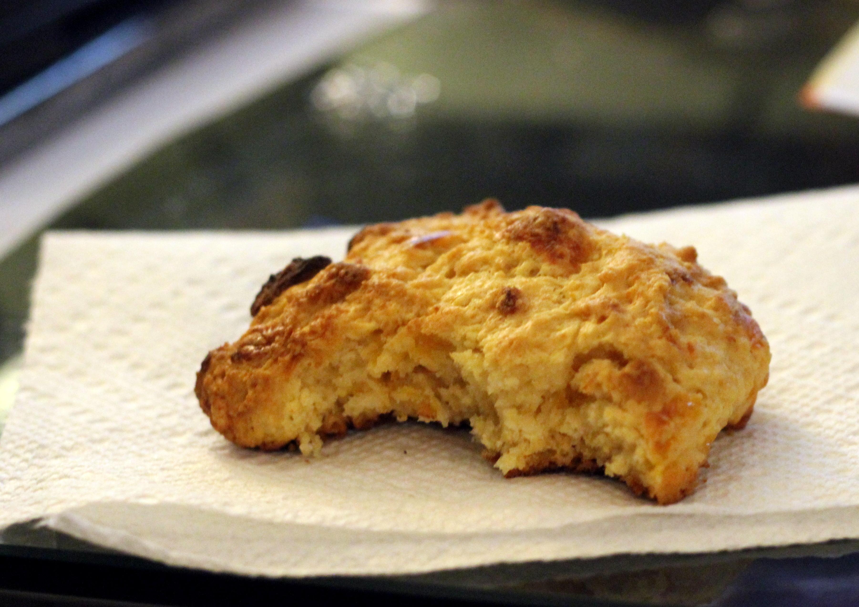 Apple-Cheddar Scones – Serendib Kitchen