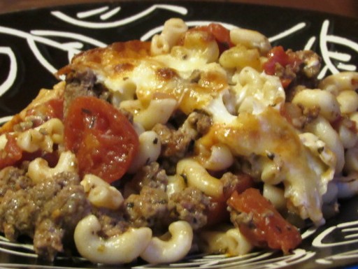 BEEF & ELBOW MACARONI CASSEROLE WITH SOUR CREAM BEEF & ELBOW MACARONI CASSEROLE WITH SOUR CREAM